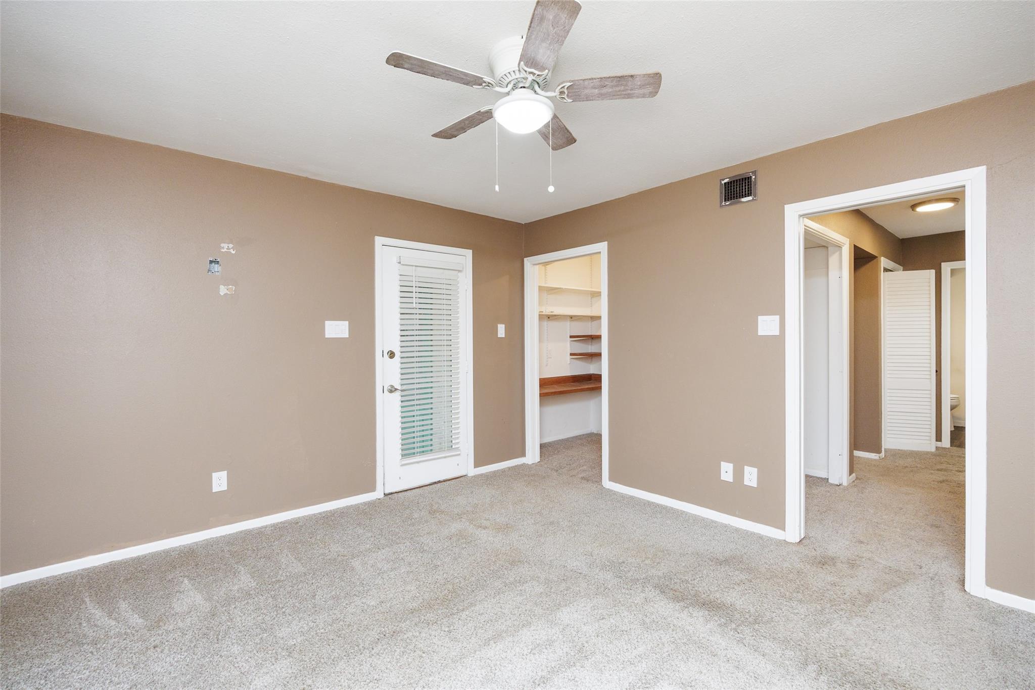 320 Long Pointe Dr Property Photo 26