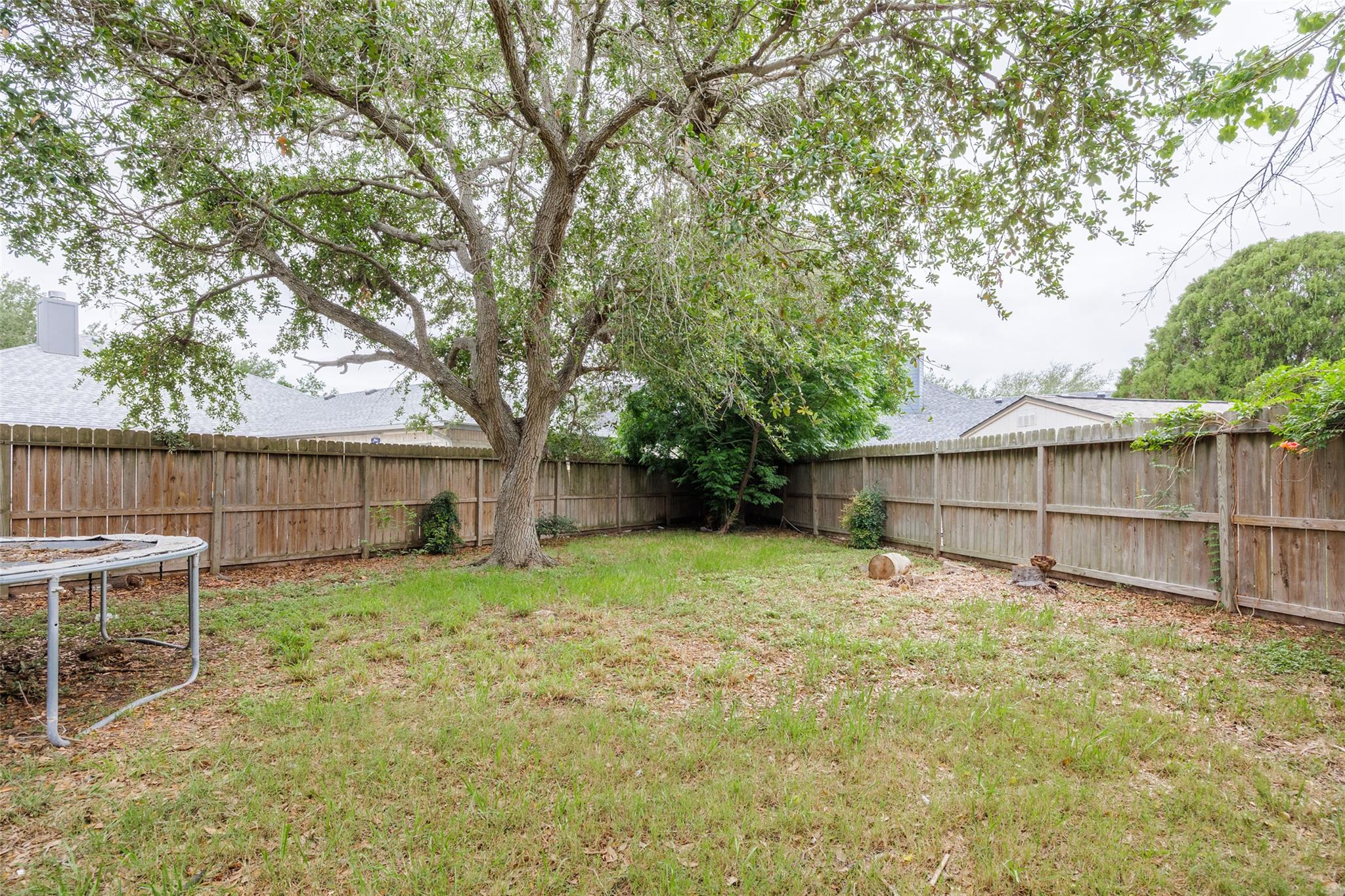 320 Long Pointe Dr Property Photo 35