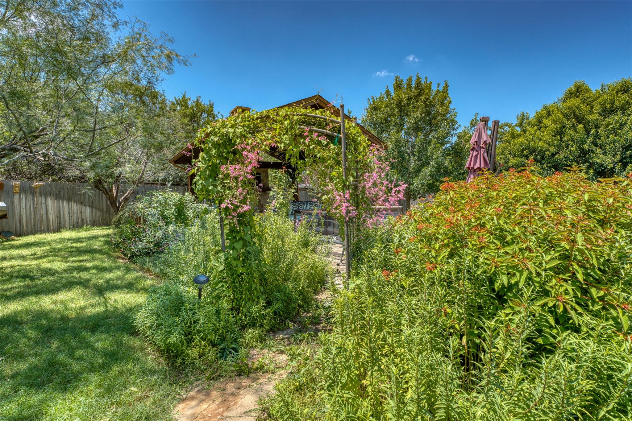 706 Rogart Dr Property Photo 33