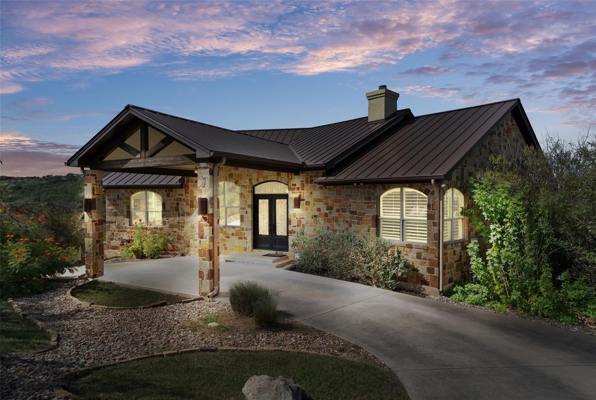 4408 Blacksmith Cv Property Photo 3