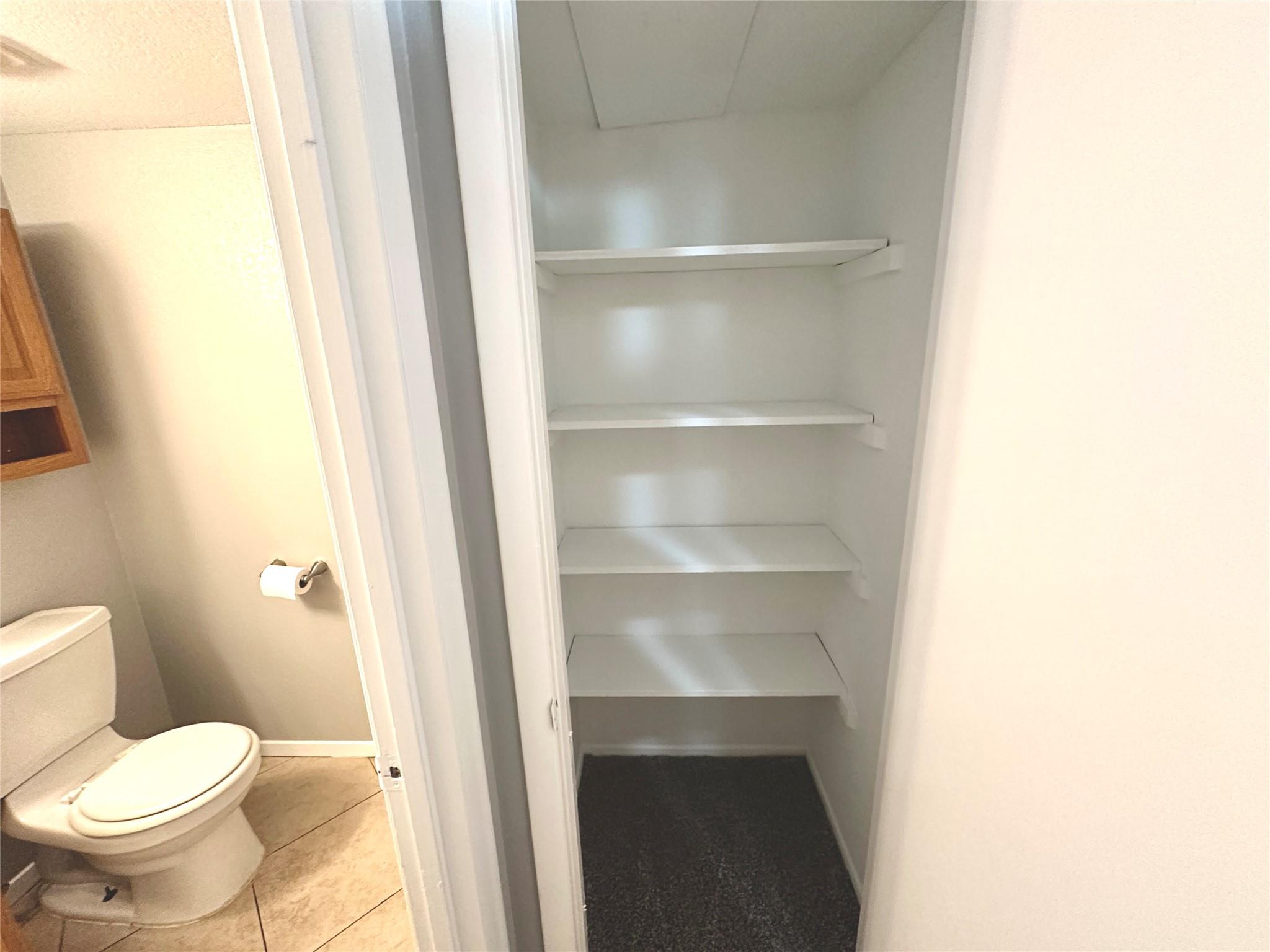 601 W 11th St #215 Property Photo 18