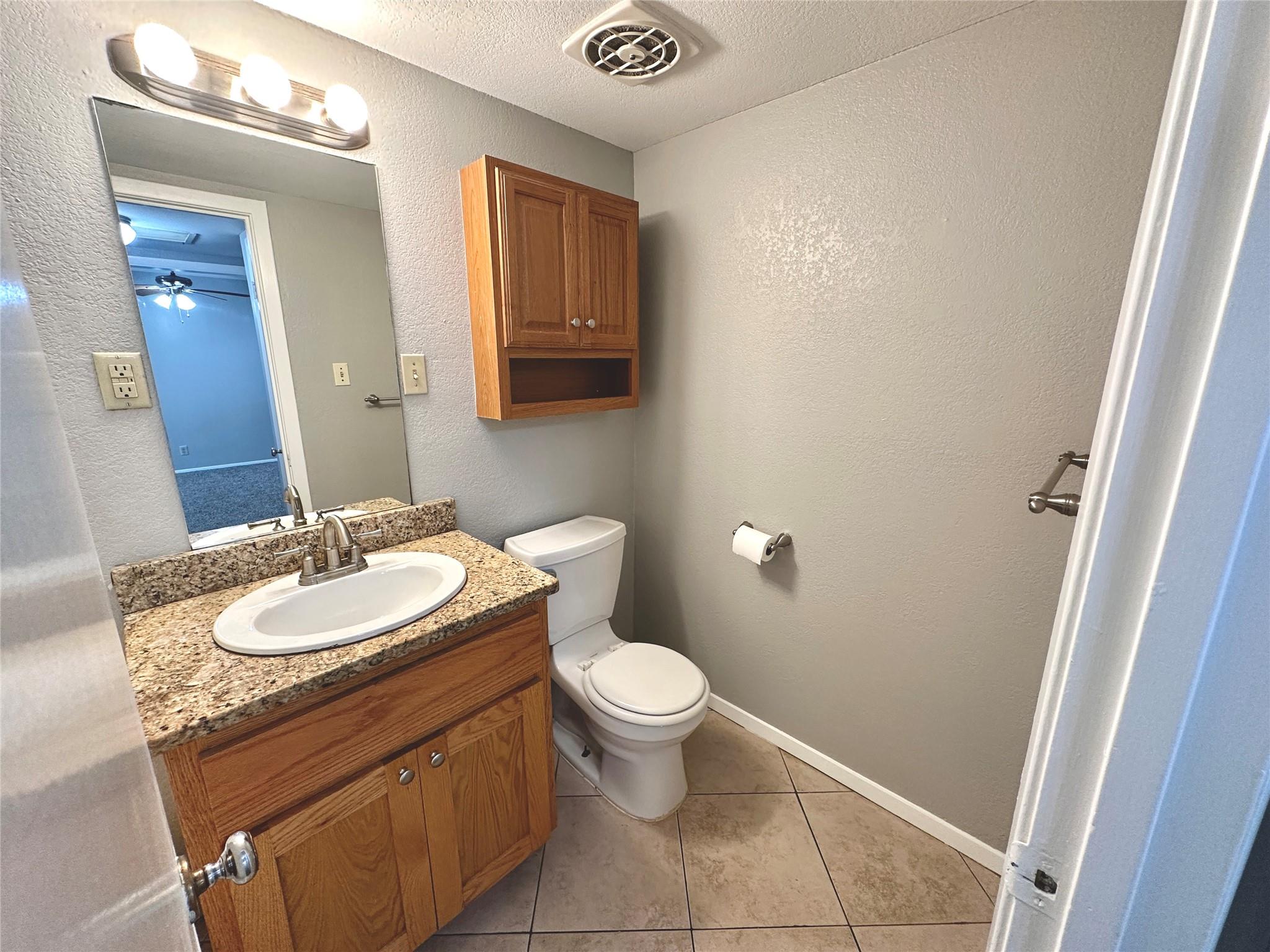601 W 11th St #215 Property Photo 19