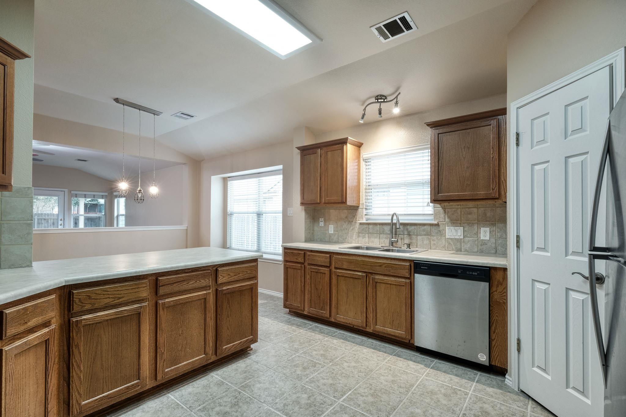 3353 Rod Carew Dr Property Photo 5