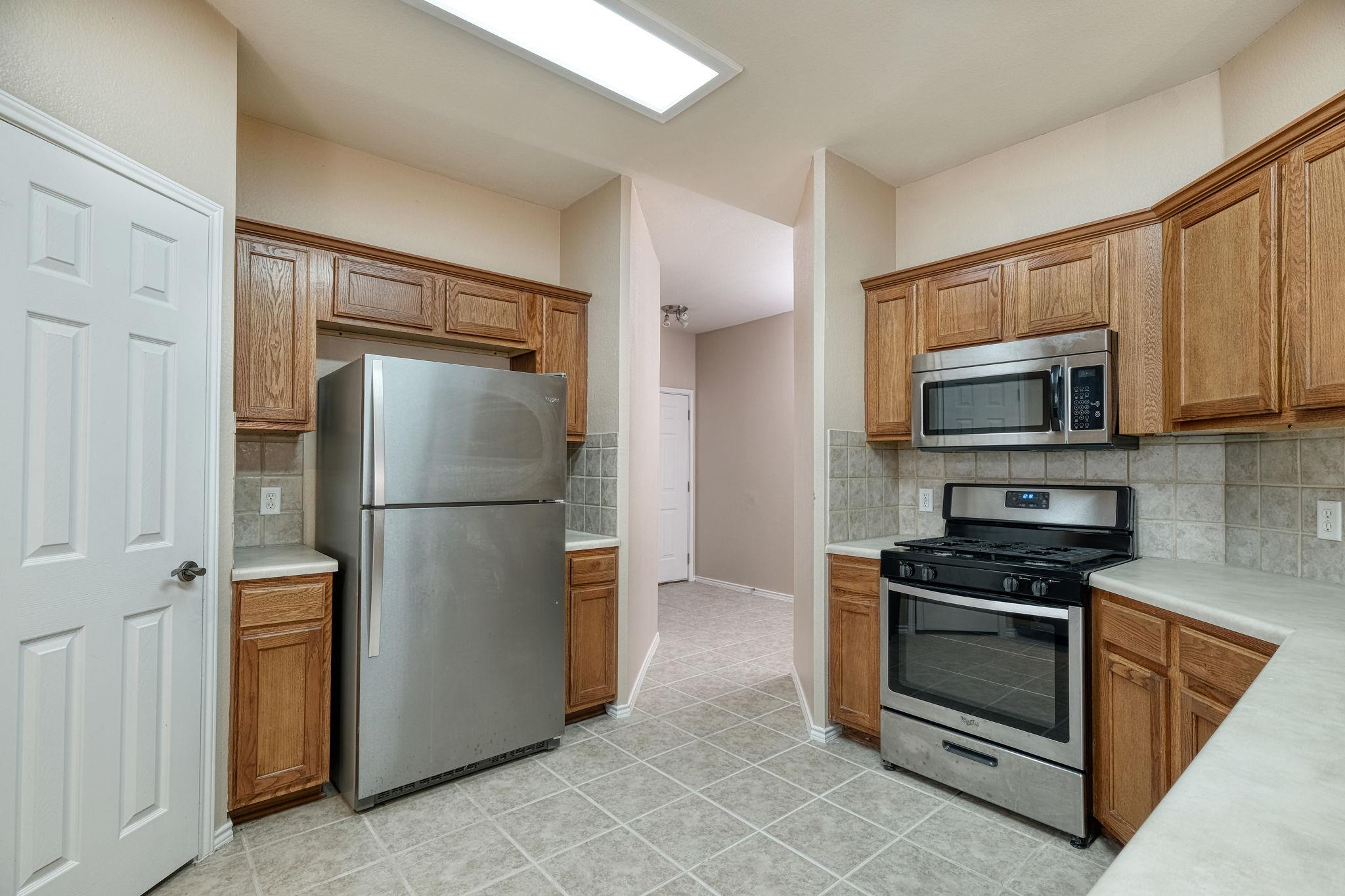 3353 Rod Carew Dr Property Photo 6