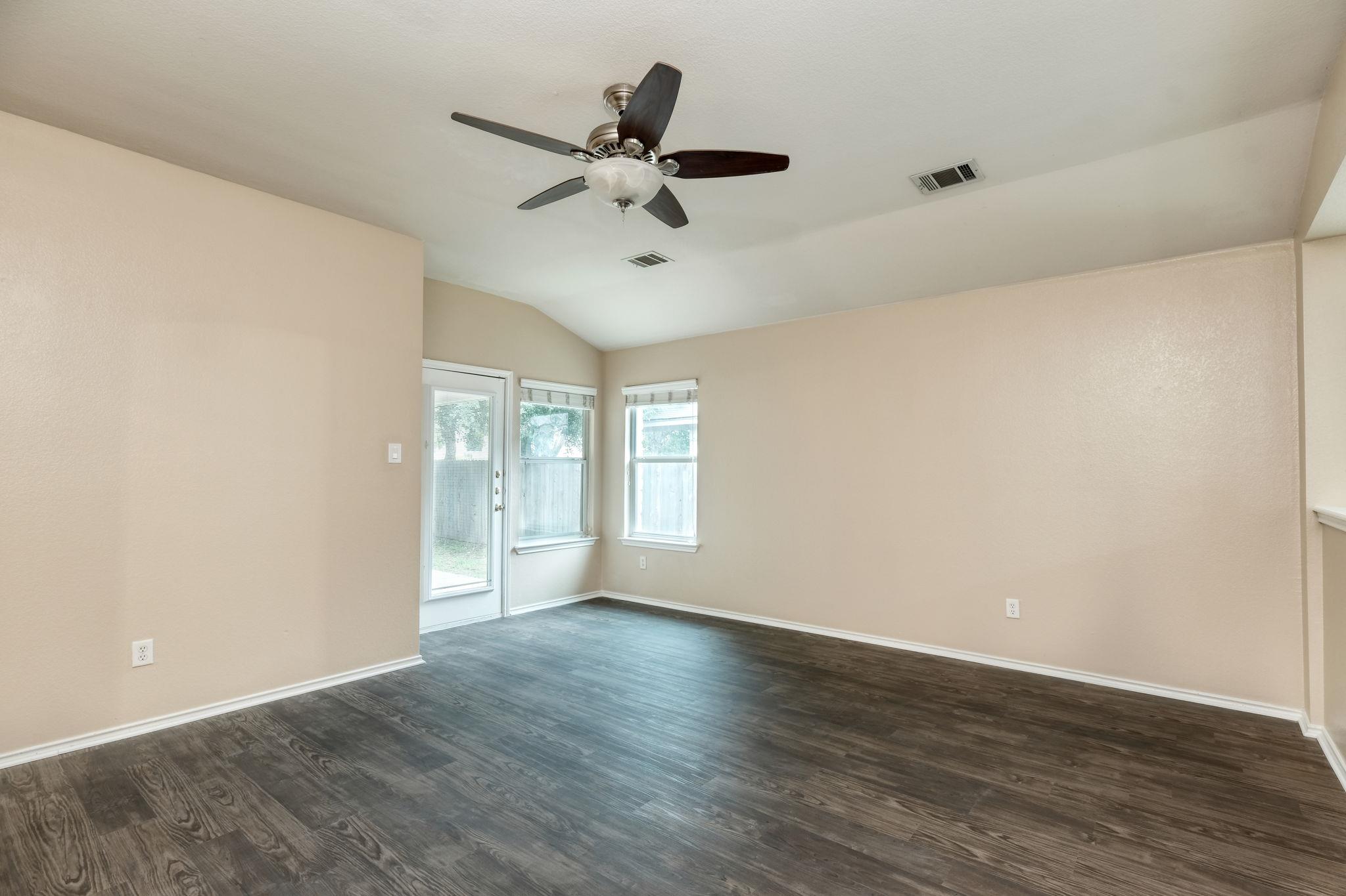 3353 Rod Carew Dr Property Photo 8