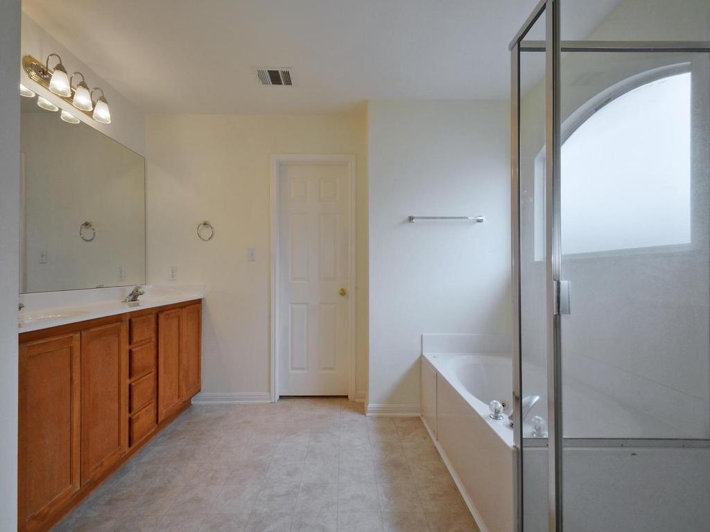 1521 Homewood Cir Property Photo 15