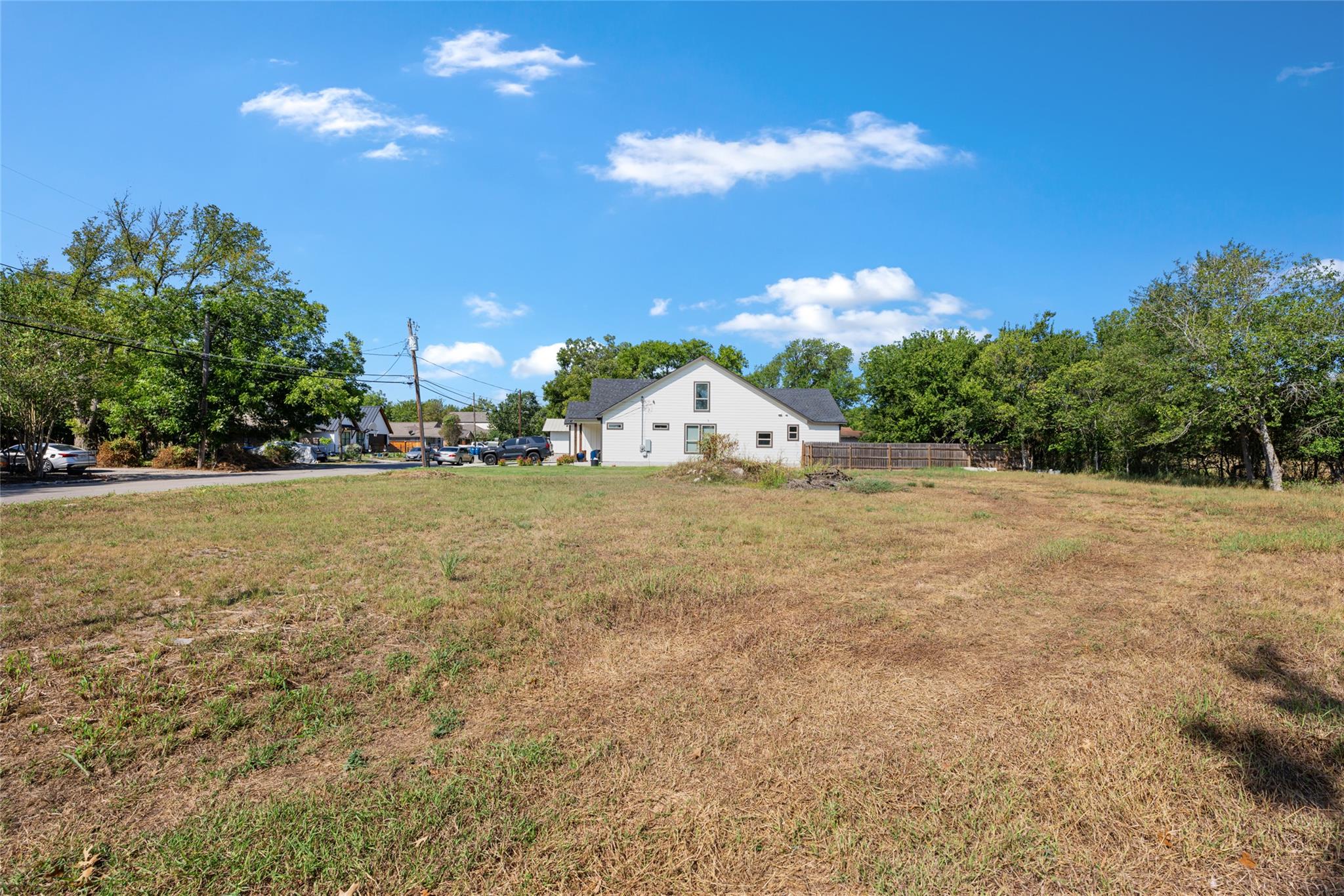 915 Torres St Property Photo 16