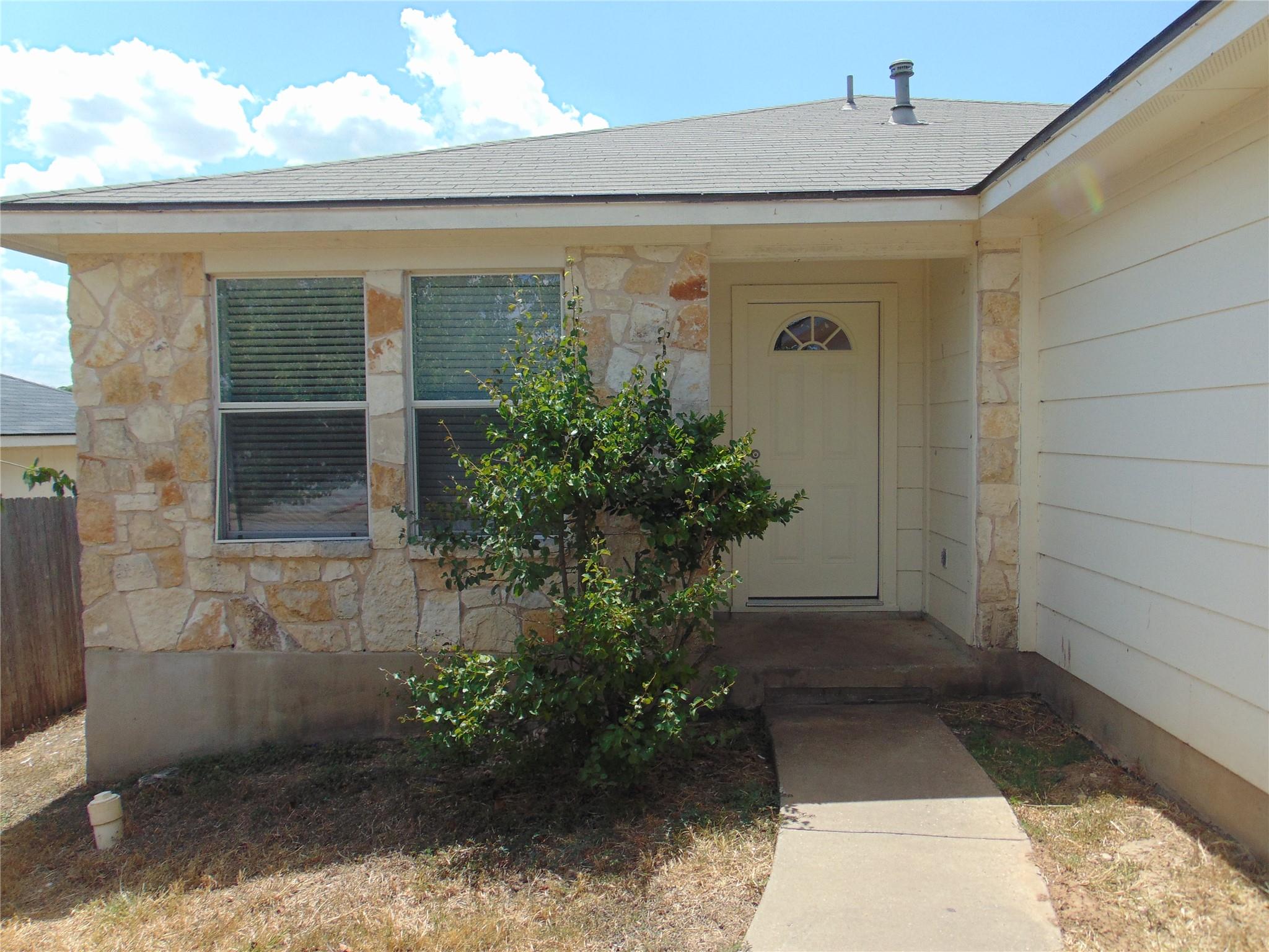 15209 Bullace St Property Photo 2