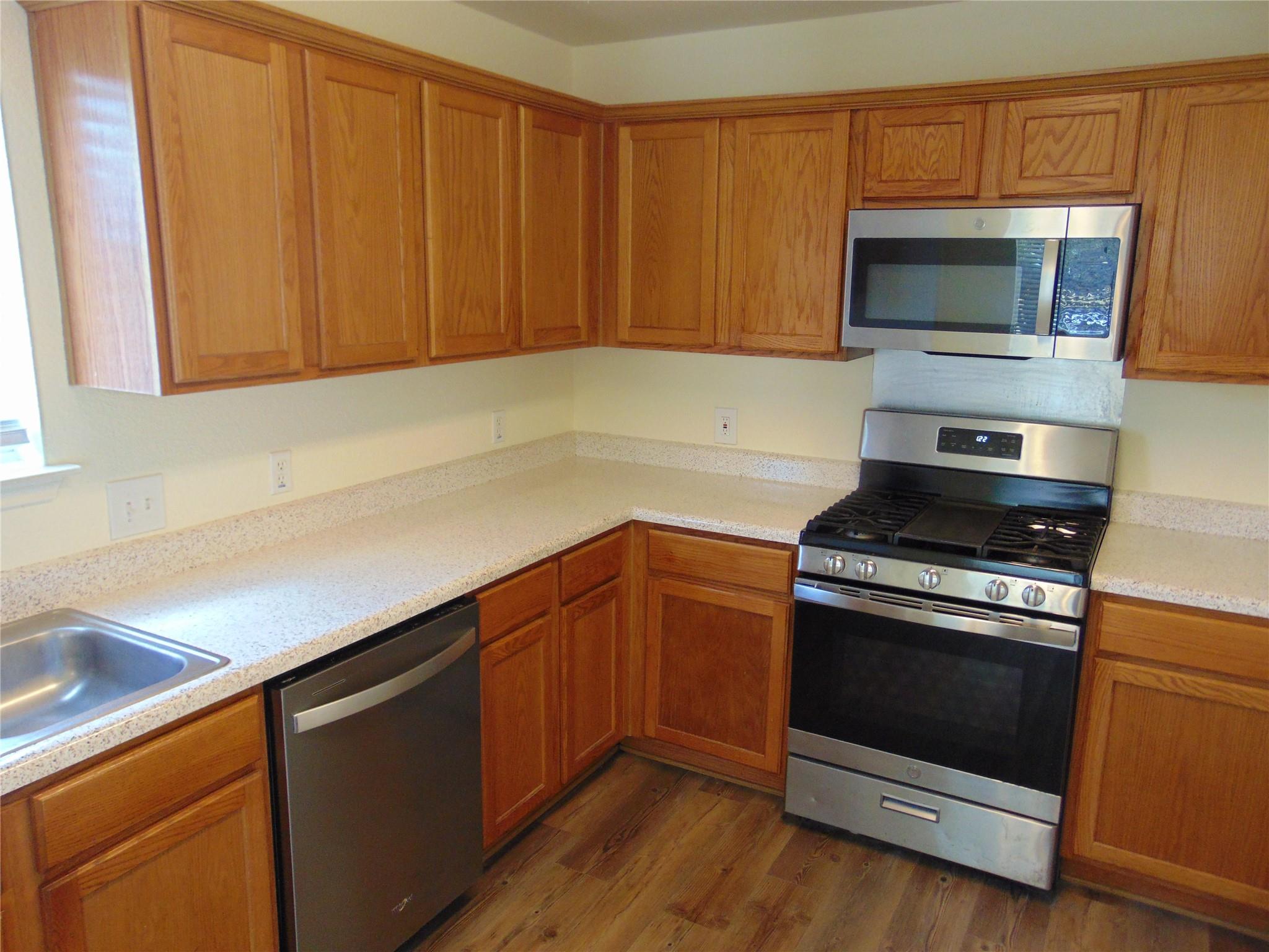 15209 Bullace St Property Photo 4