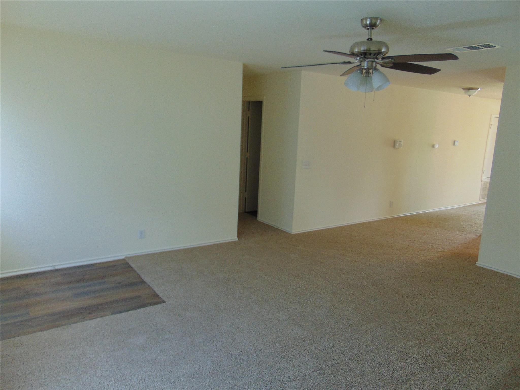 15209 Bullace St Property Photo 7