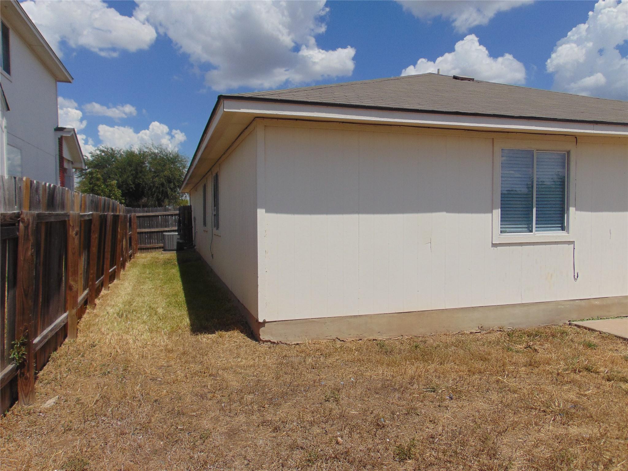 15209 Bullace St Property Photo 15