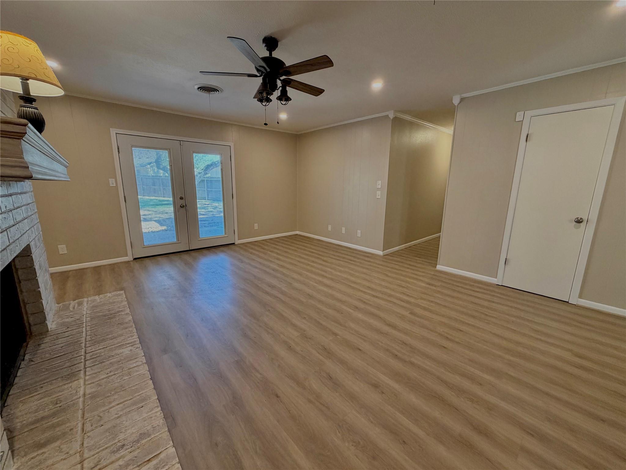 1203 Hollis Dr Property Photo 3