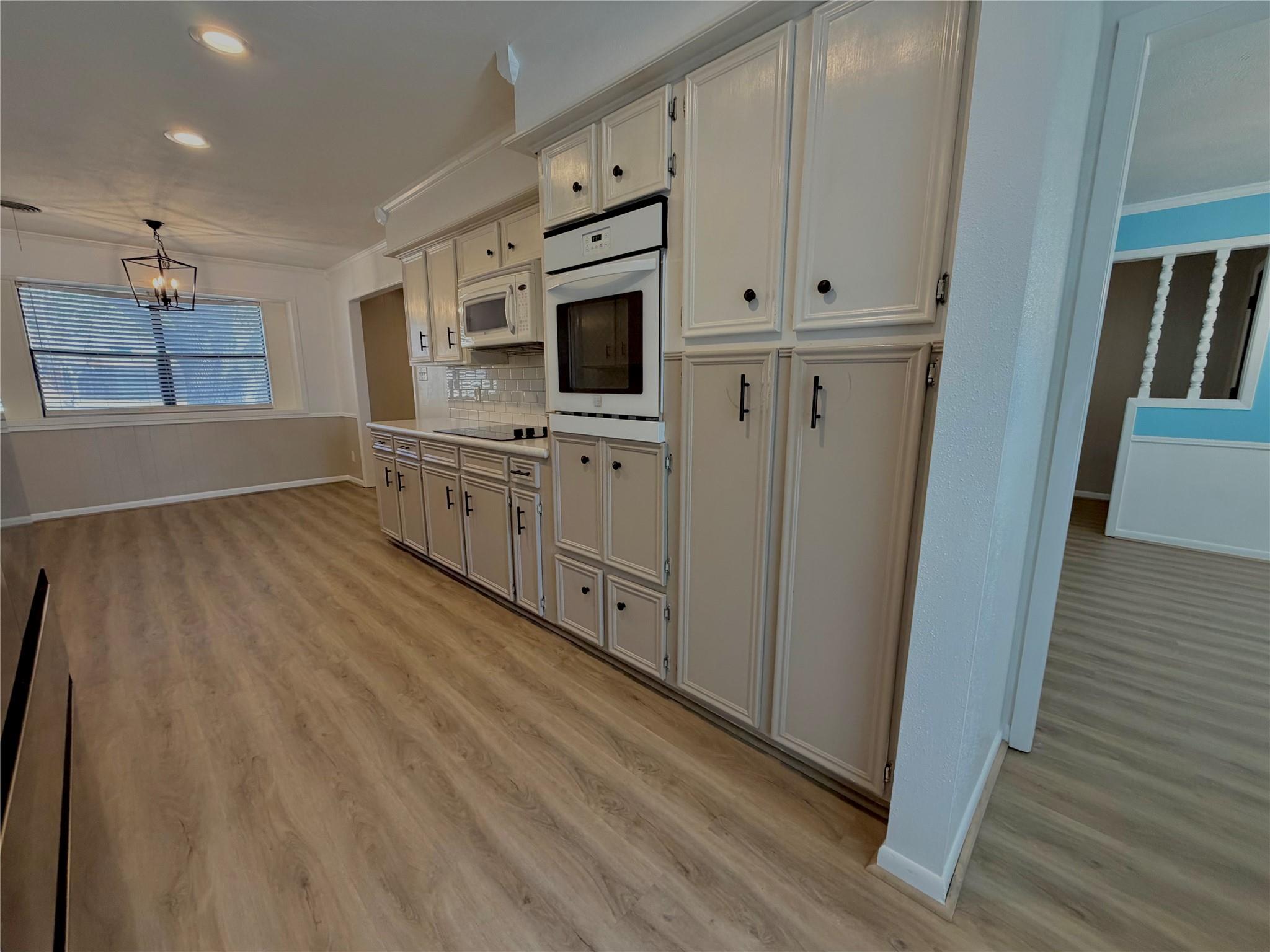 1203 Hollis Dr Property Photo 6