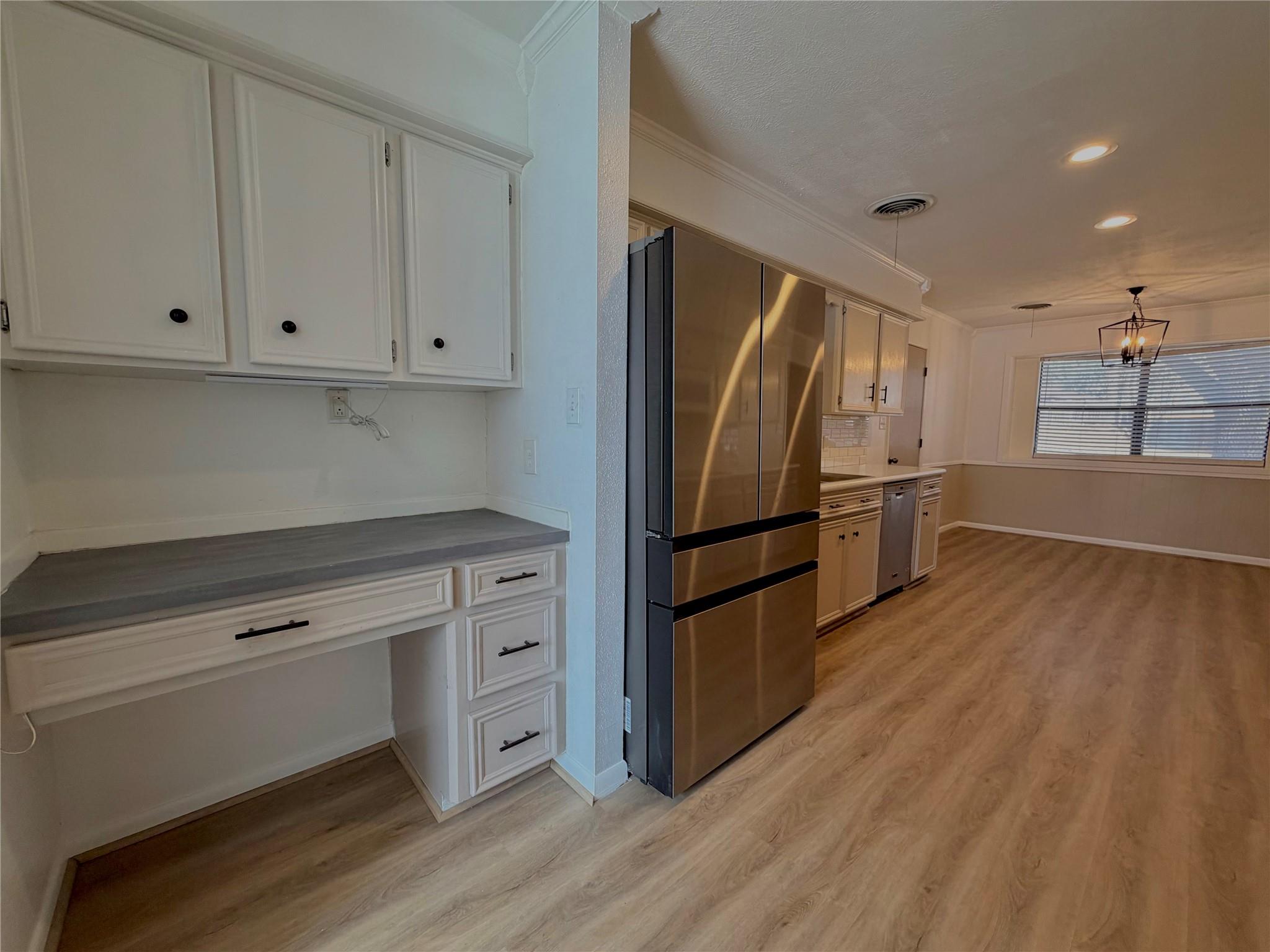 1203 Hollis Dr Property Photo 8