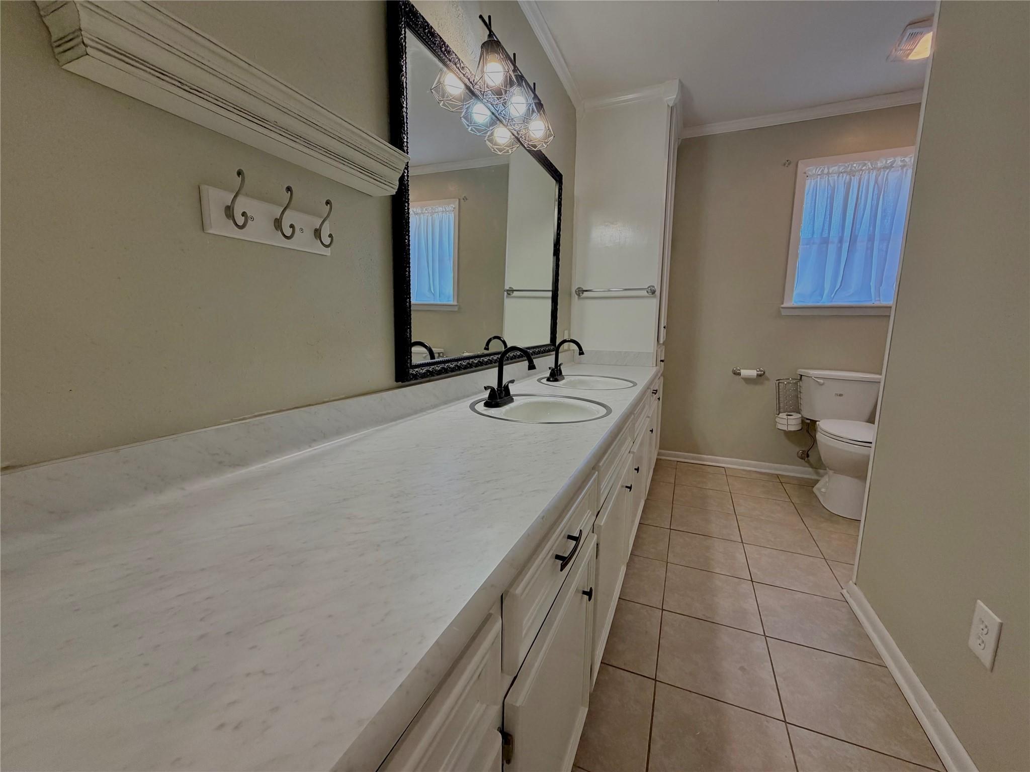 1203 Hollis Dr Property Photo 13