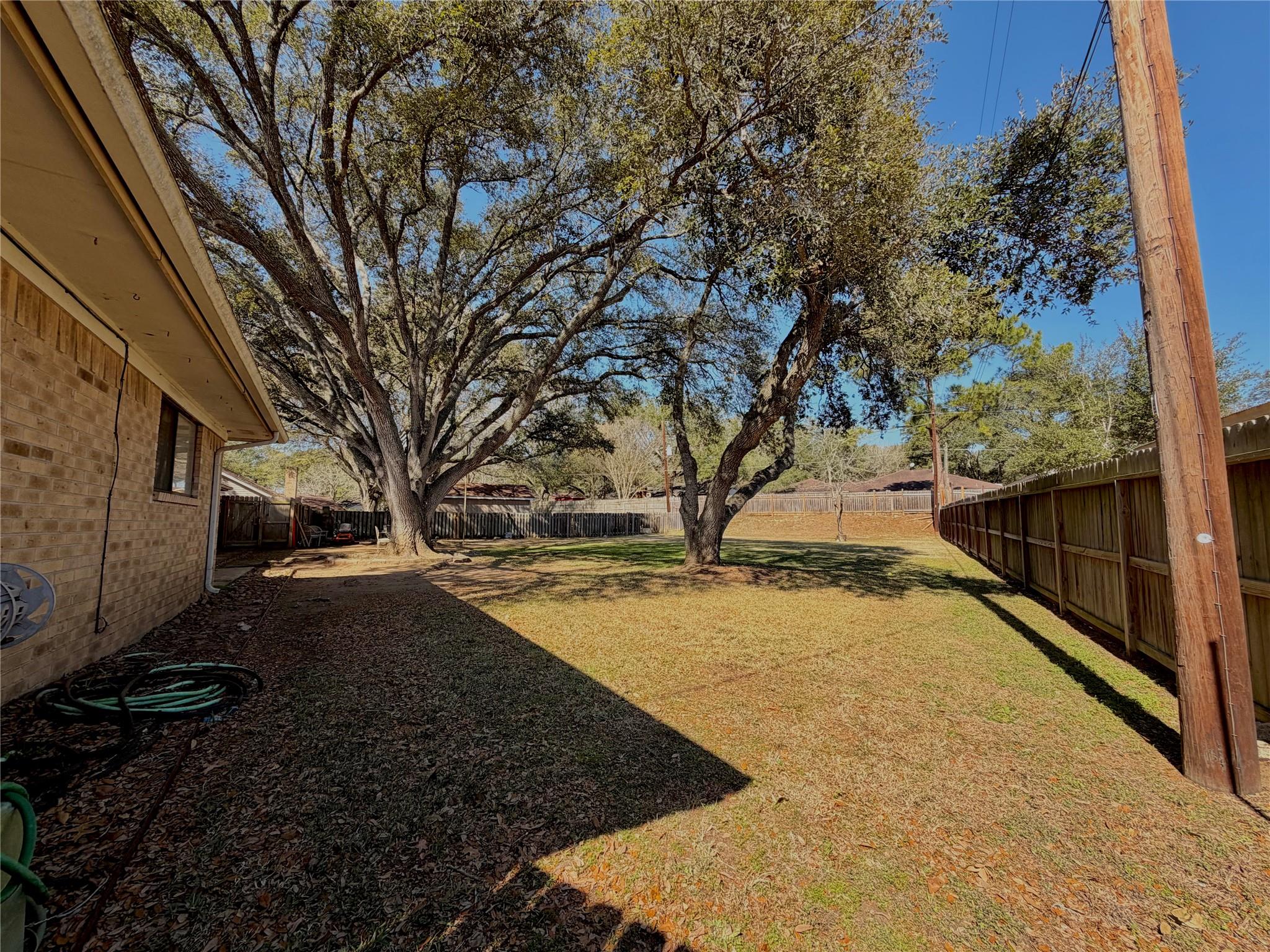 1203 Hollis Dr Property Photo 26