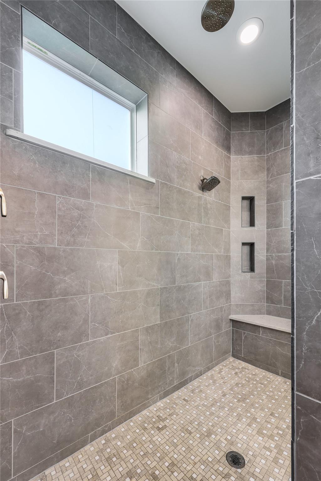 7818 Laramie Bnd Property Photo 32