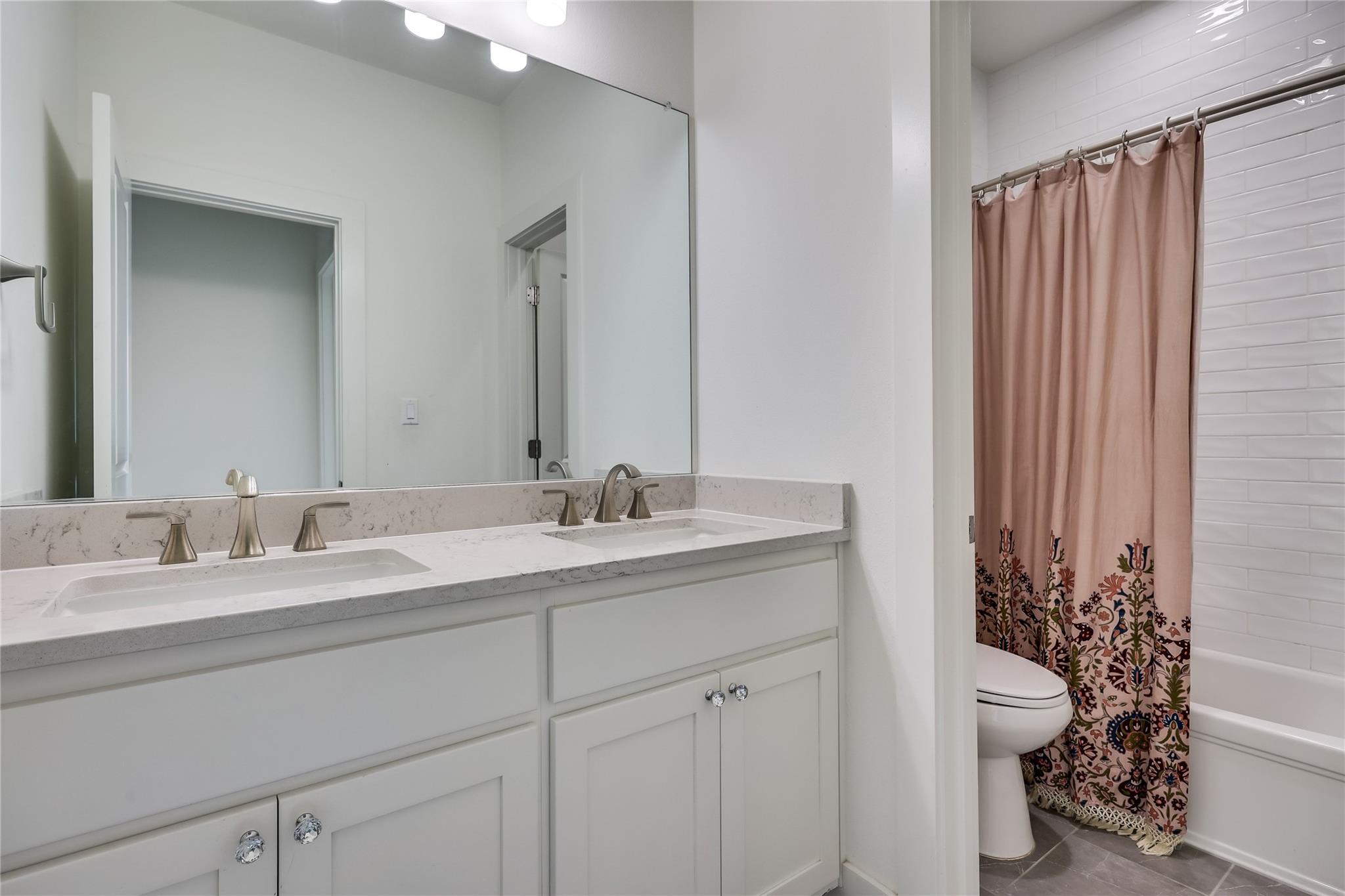 7818 Laramie Bnd Property Photo 33