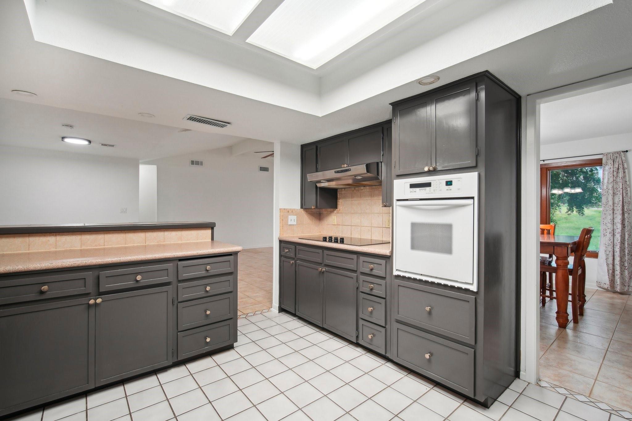 3106 E Palm Valley Blvd Property Photo 11