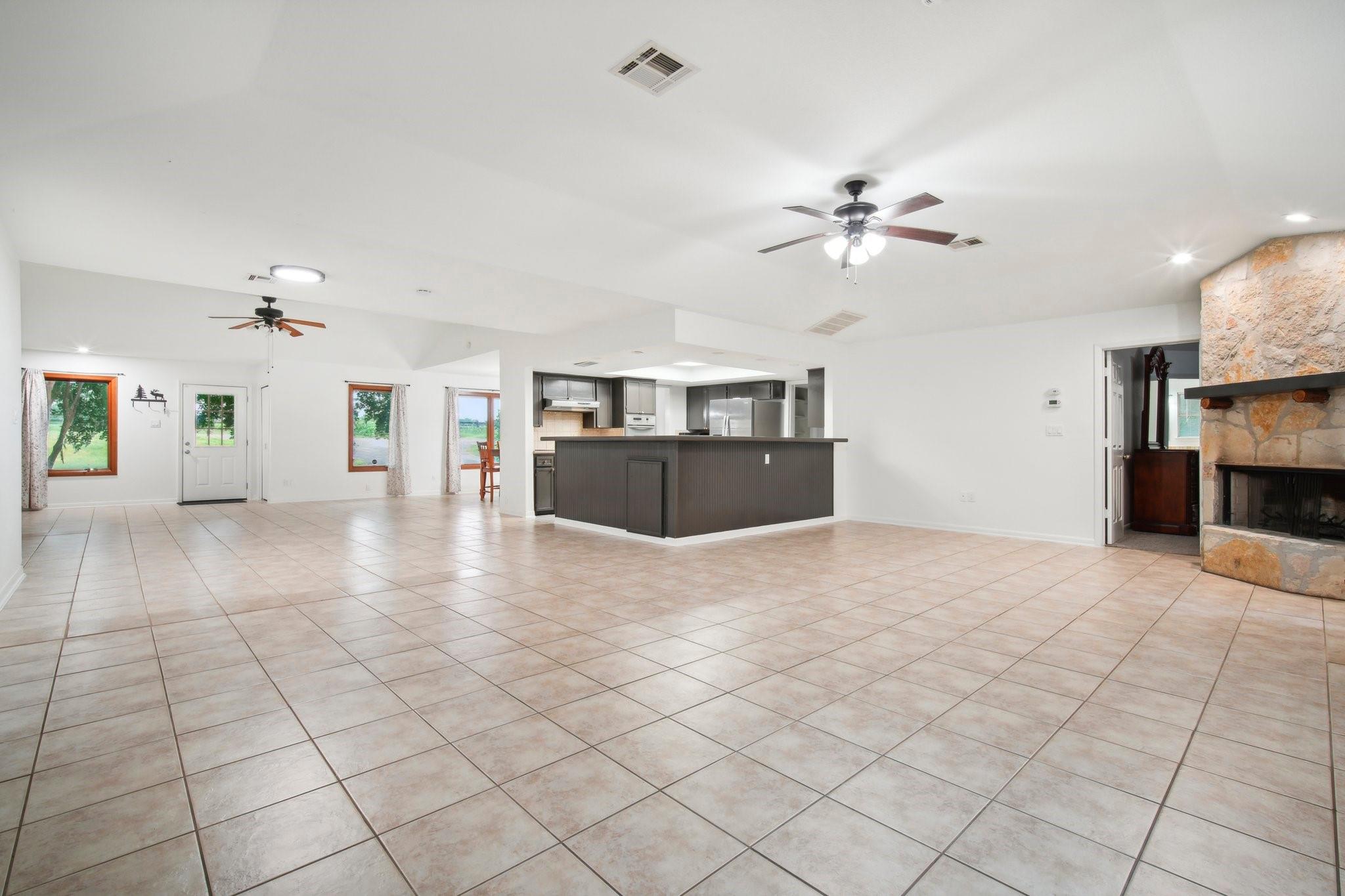 3106 E Palm Valley Blvd Property Photo 13