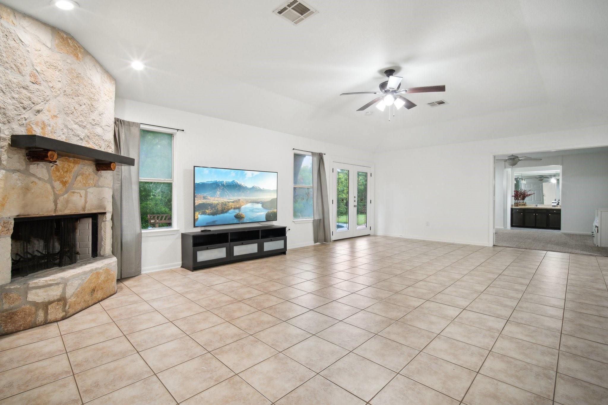 3106 E Palm Valley Blvd Property Photo 14