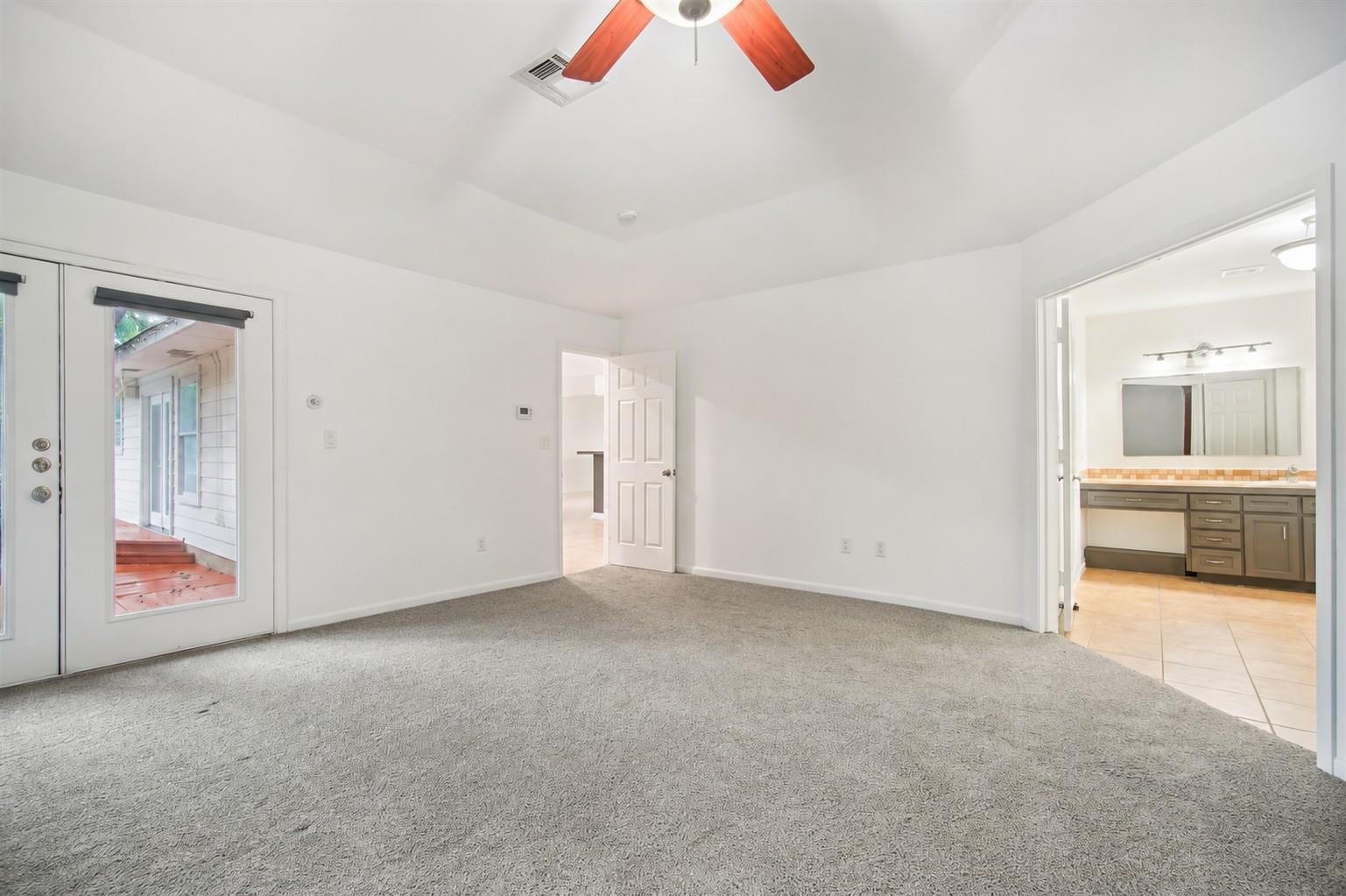 3106 E Palm Valley Blvd Property Photo 17