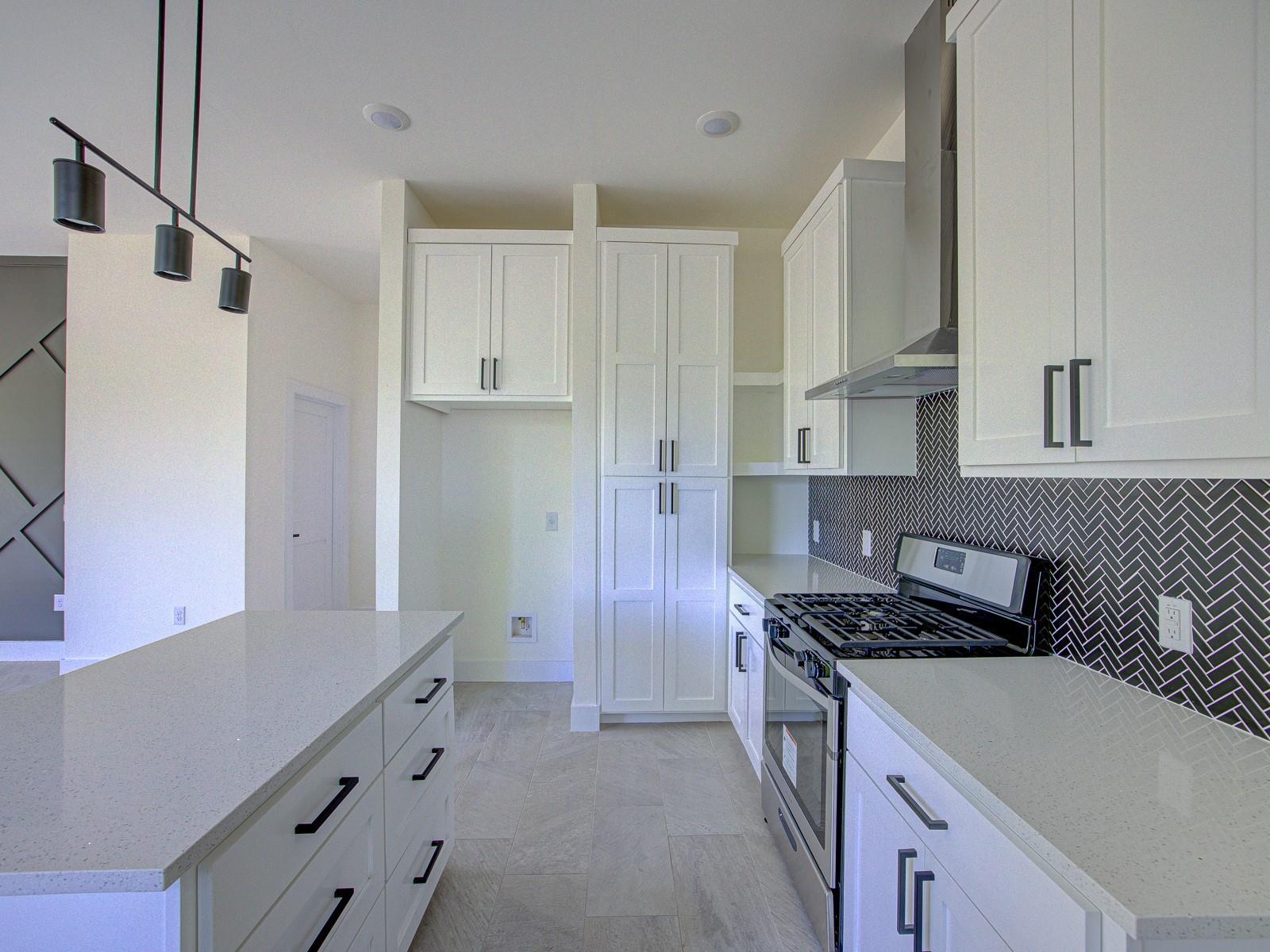2005 Uphill Ln #a Property Photo 12