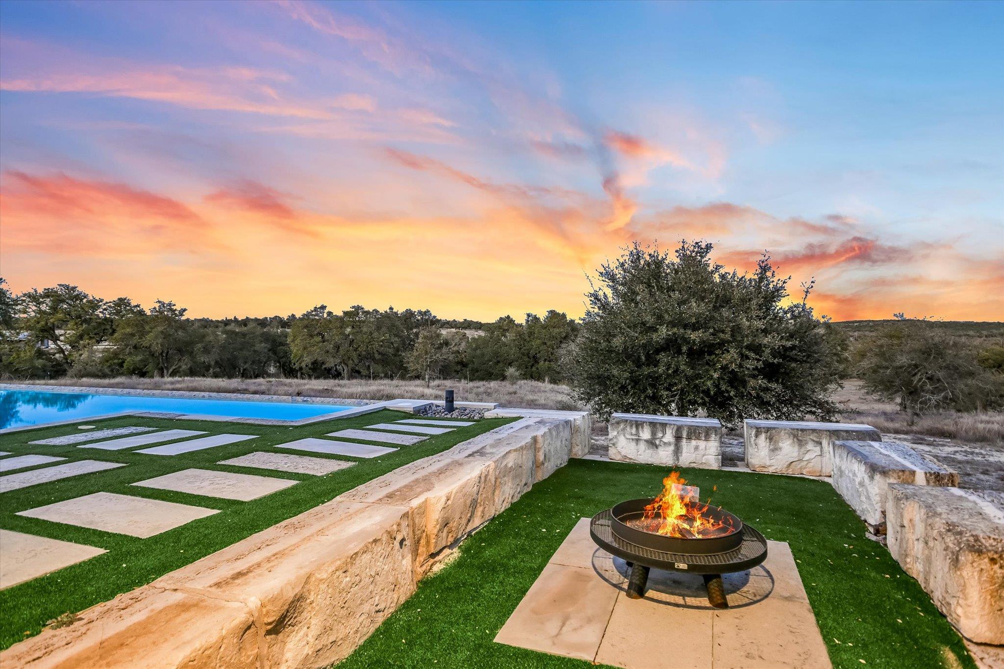 2335875 Property Photo 15