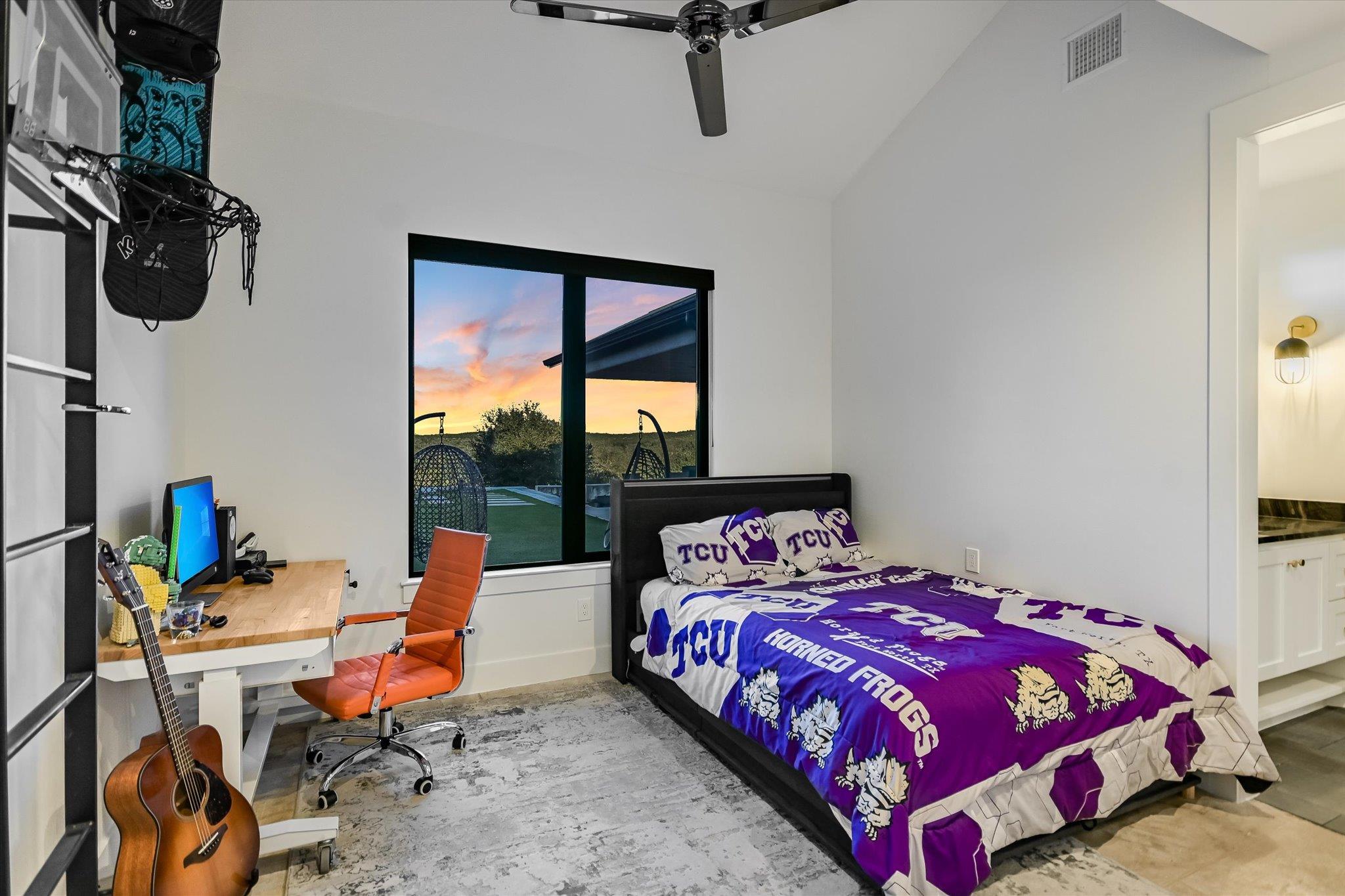 2335875 Property Photo 22
