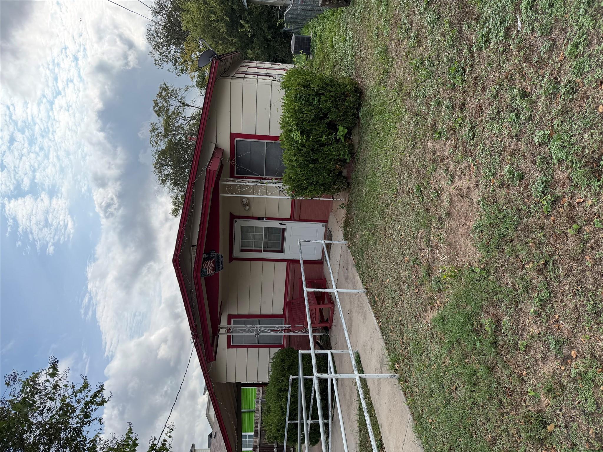 7305 Providence Ave Property Photo 2
