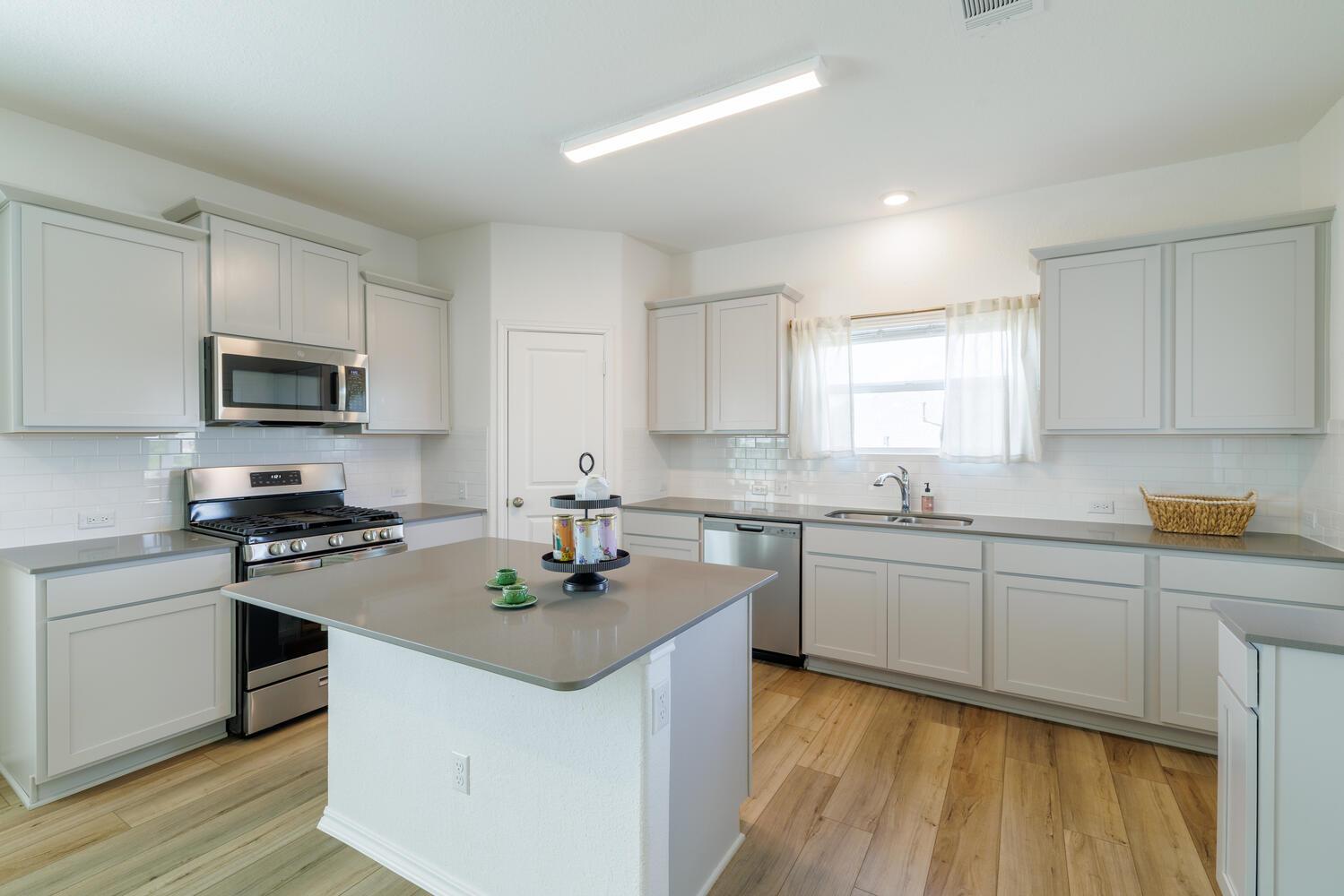 8015 Purple Aster Pass Property Photo 6