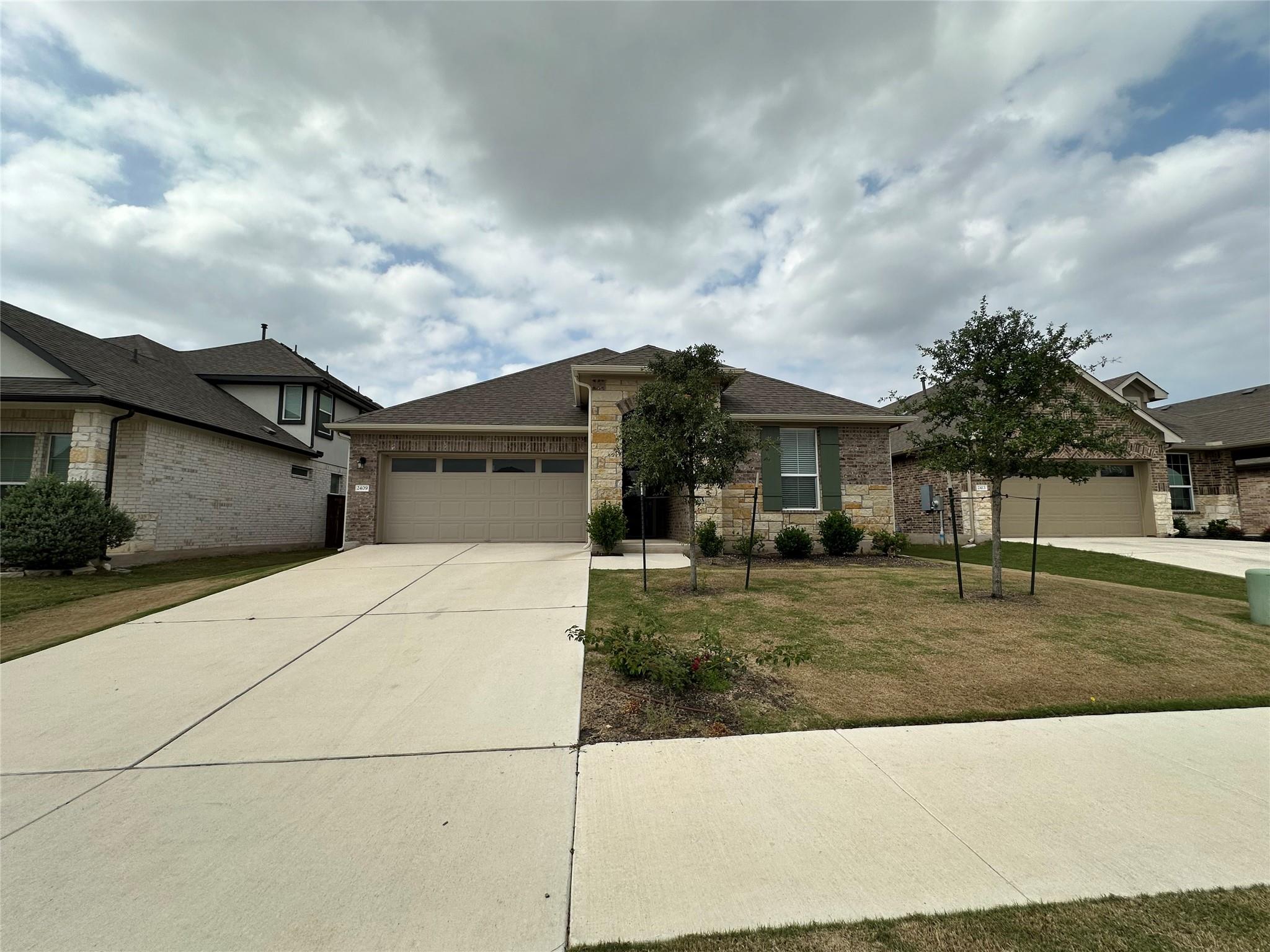 2409 Gabriels Horn Rd Property Photo 2