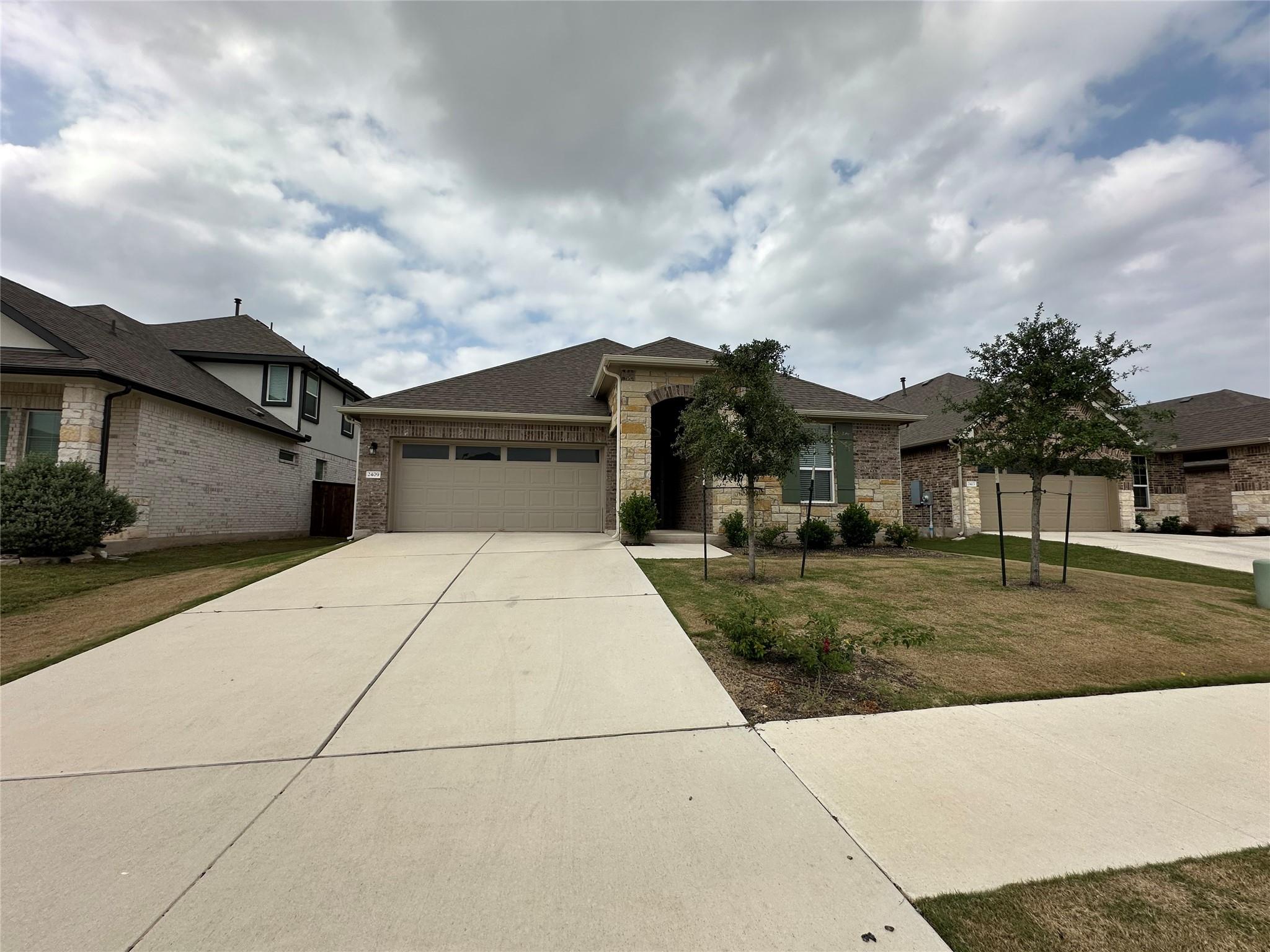 2409 Gabriels Horn Rd Property Photo 3