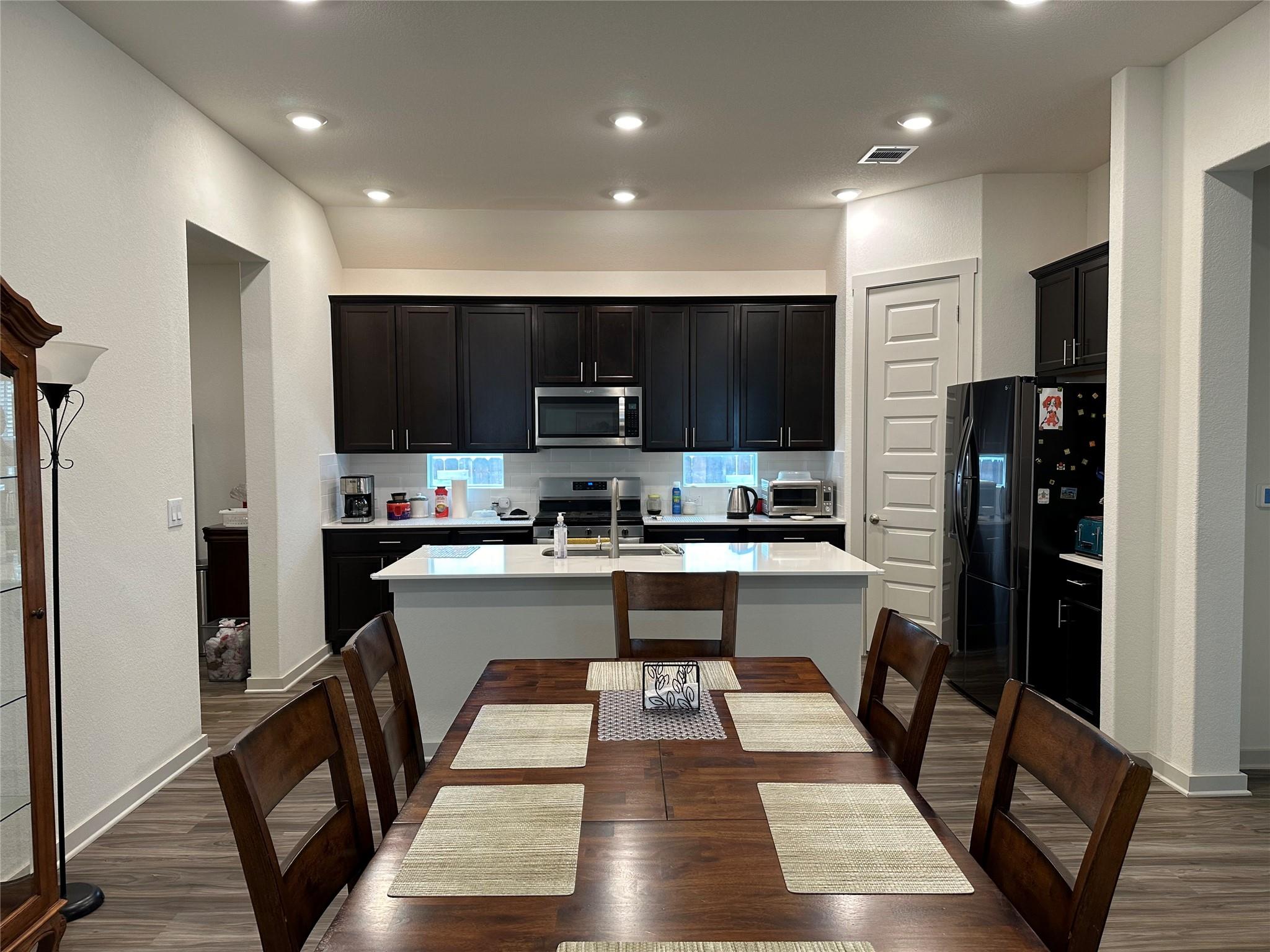 2409 Gabriels Horn Rd Property Photo 4