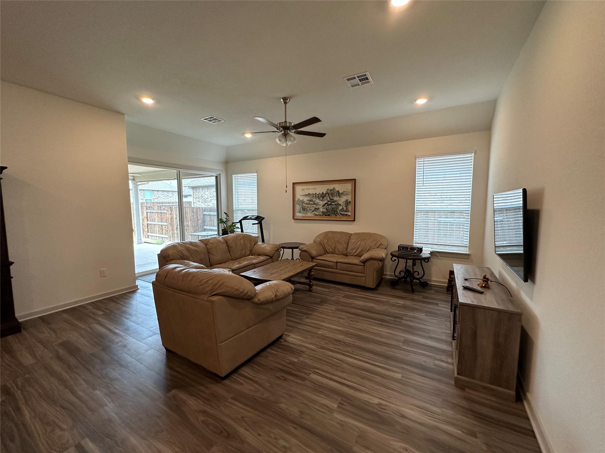 2409 Gabriels Horn Rd Property Photo 8