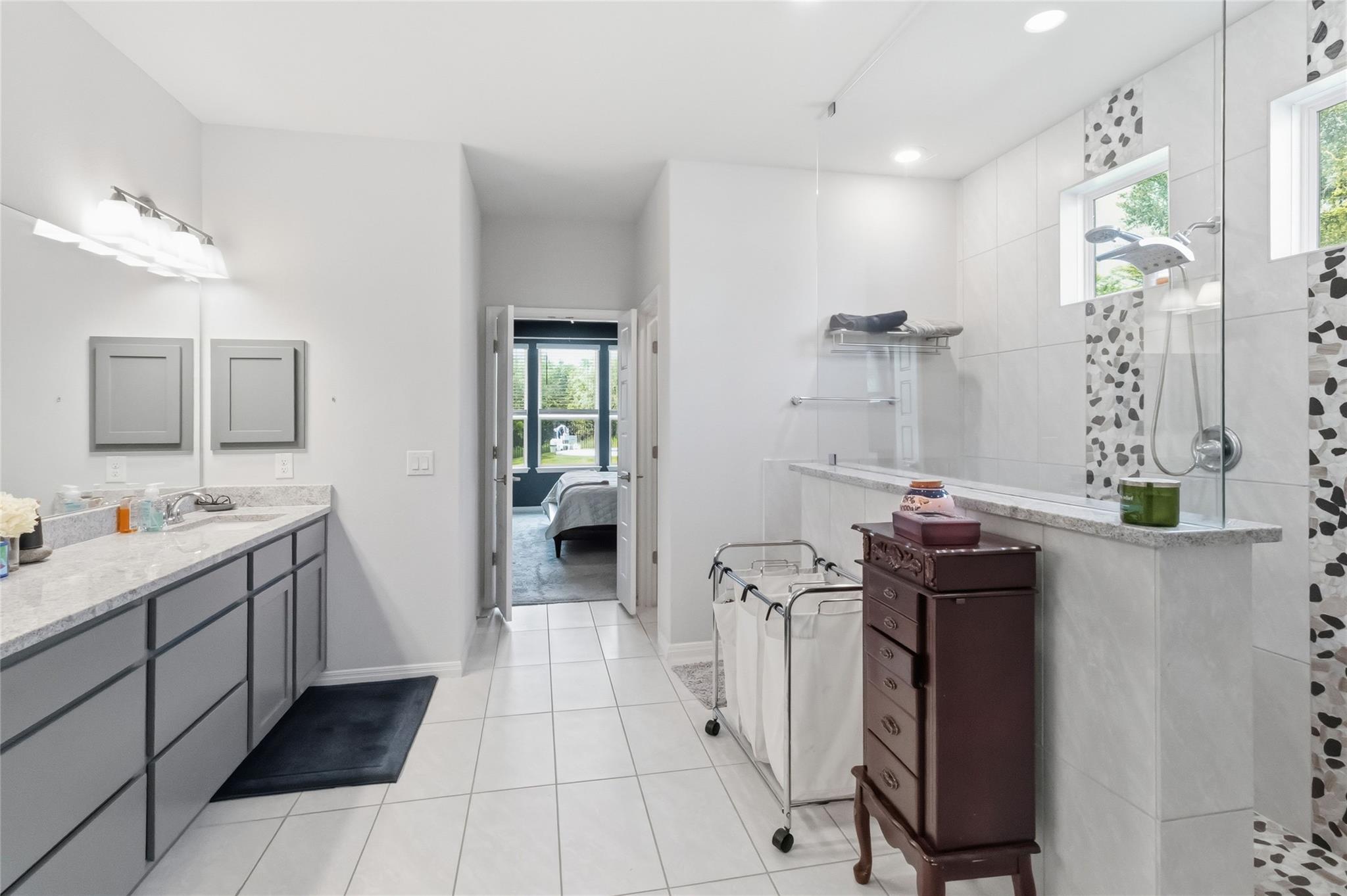 181 Pecos St Property Photo 12