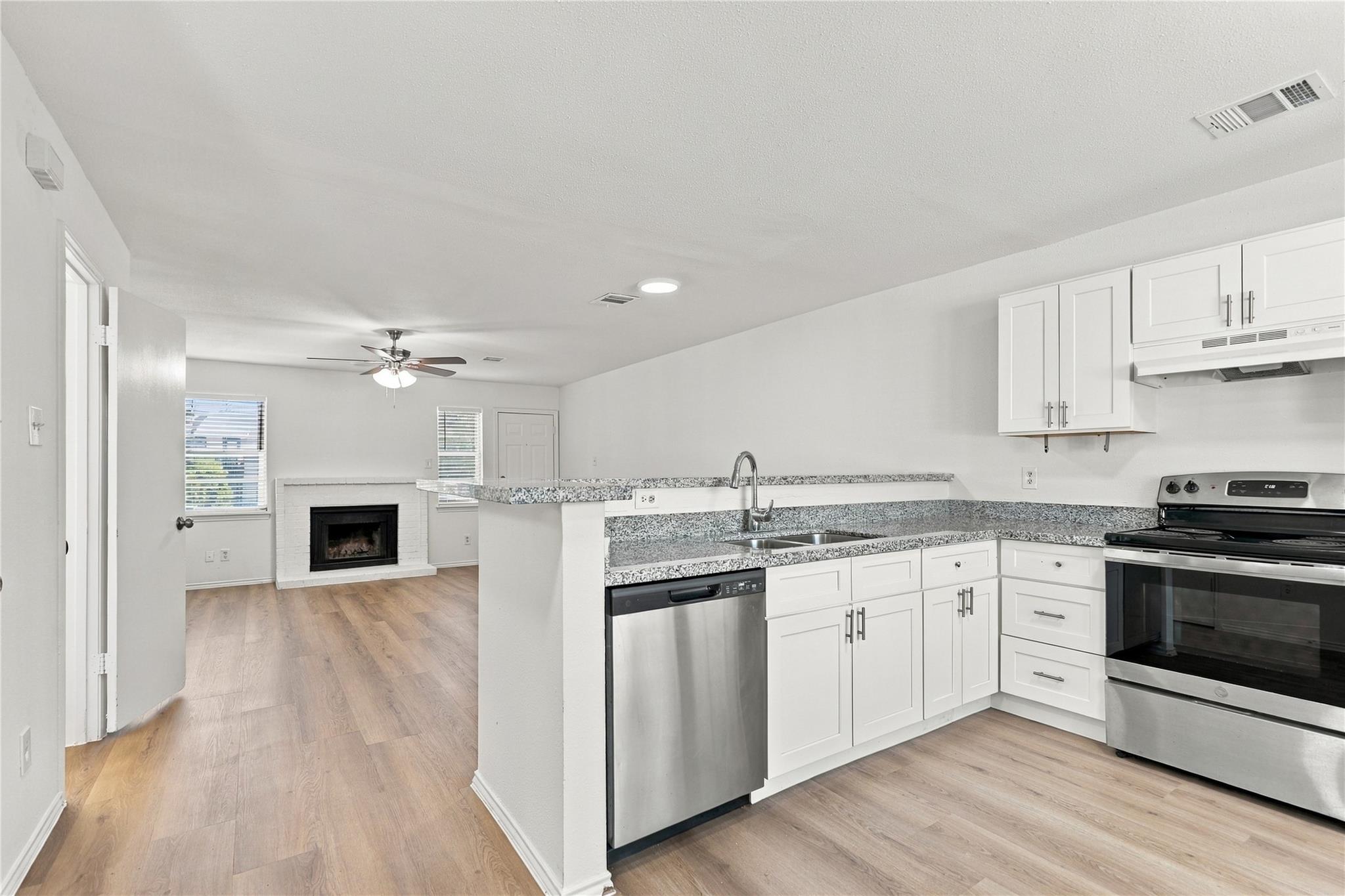 1834 River Crossing Cir #d Property Photo 1
