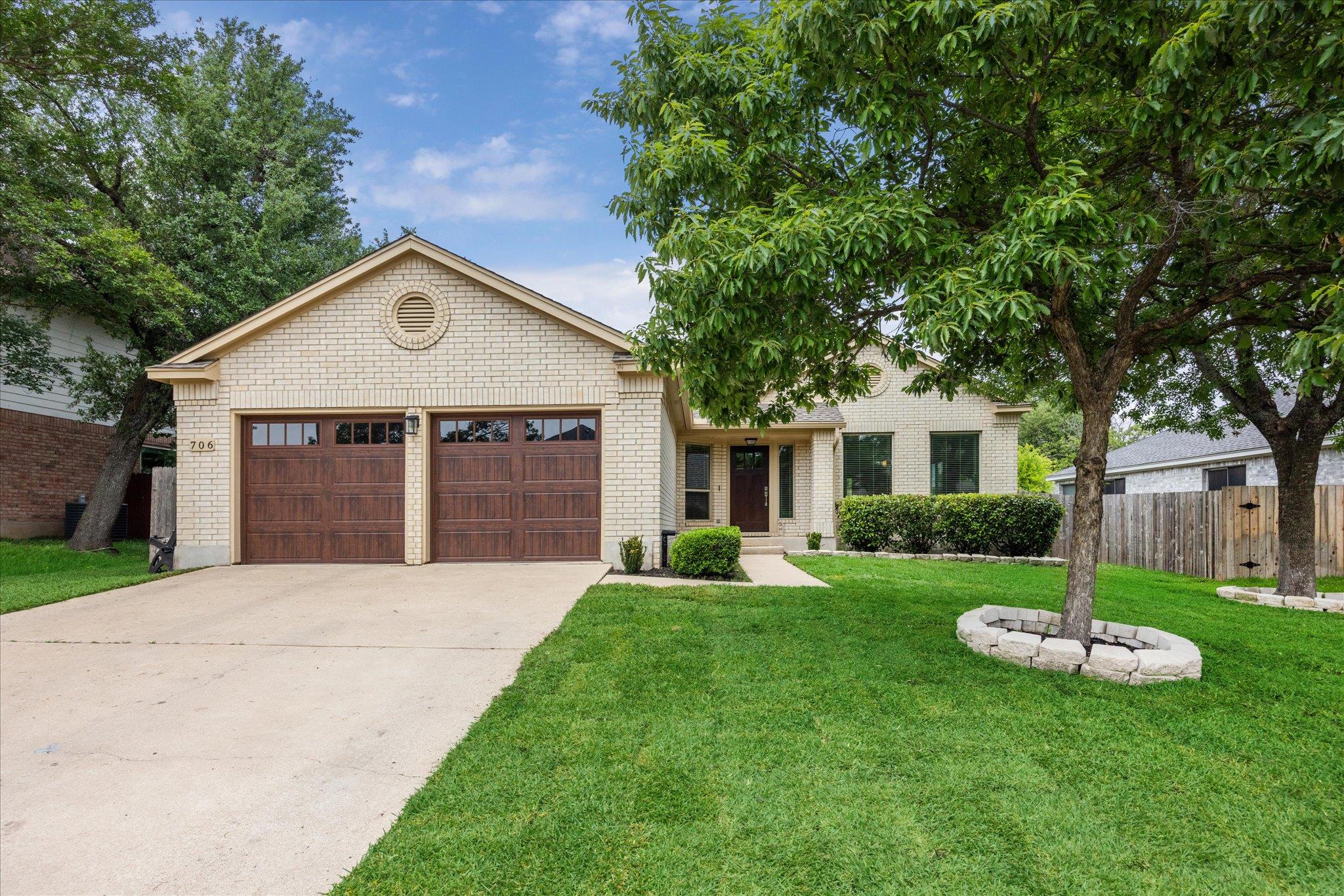 706 Wagon Wheel Trl Property Photo 1
