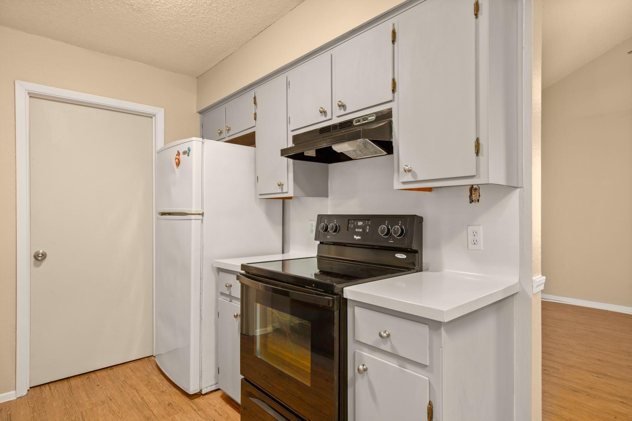3505 Rocky Hollow Trl #b Property Photo 9