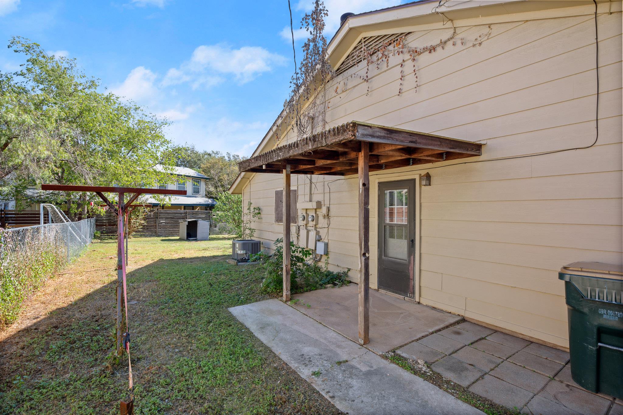 3505 Rocky Hollow Trl #b Property Photo 15