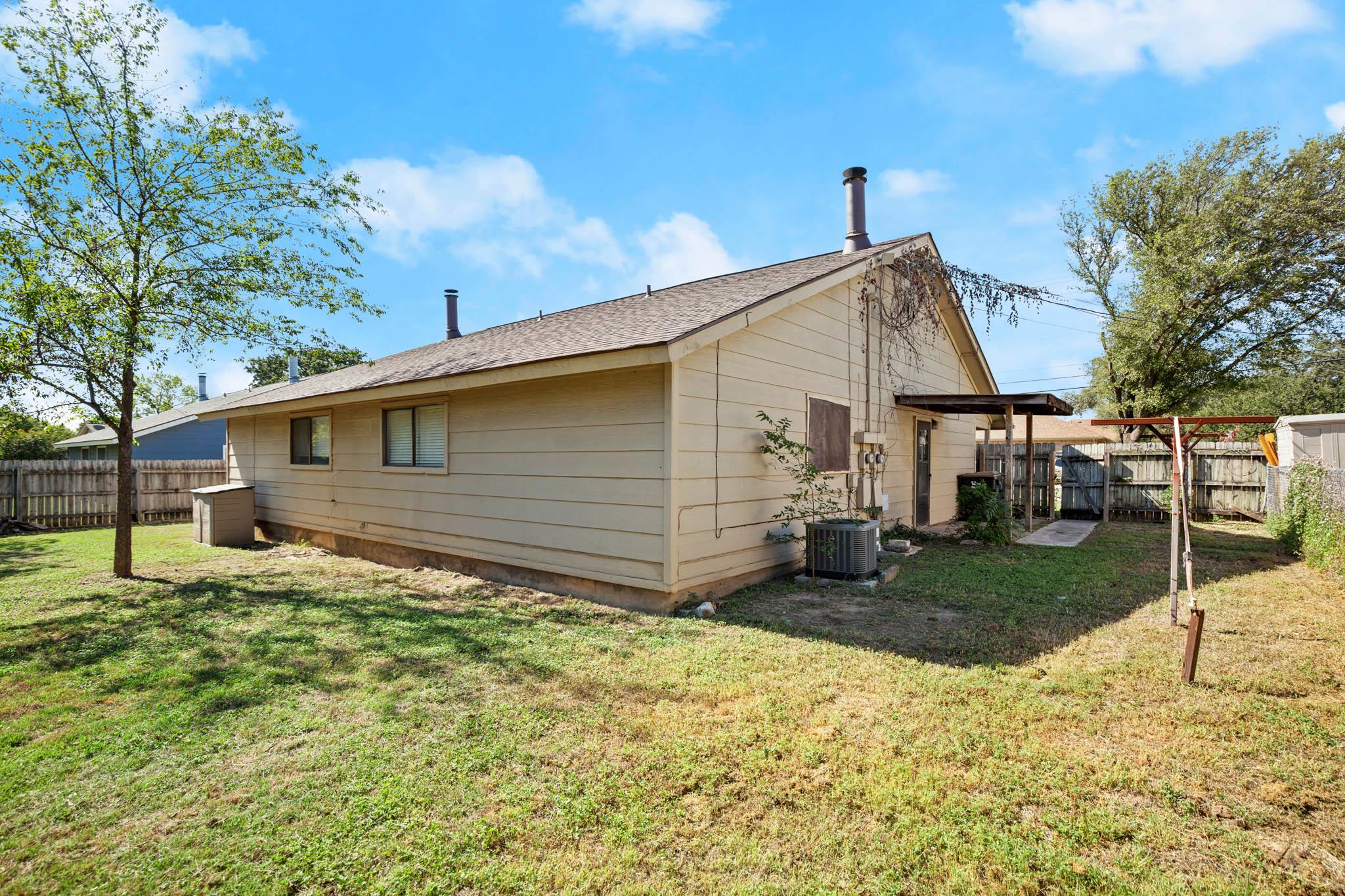 3505 Rocky Hollow Trl #b Property Photo 17