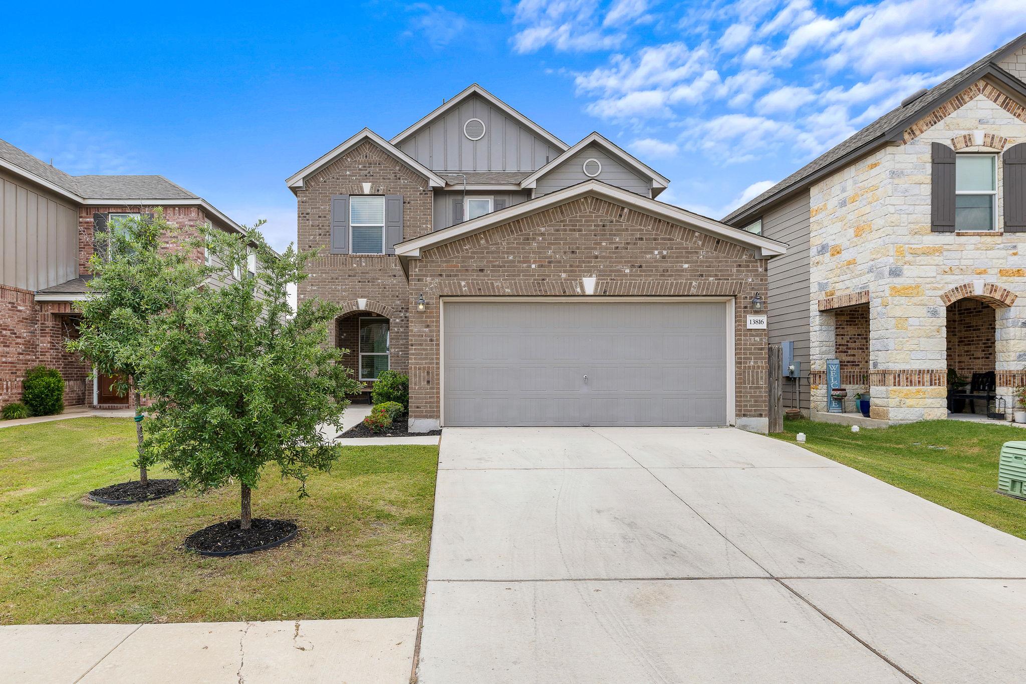 13816 Strength St Property Photo