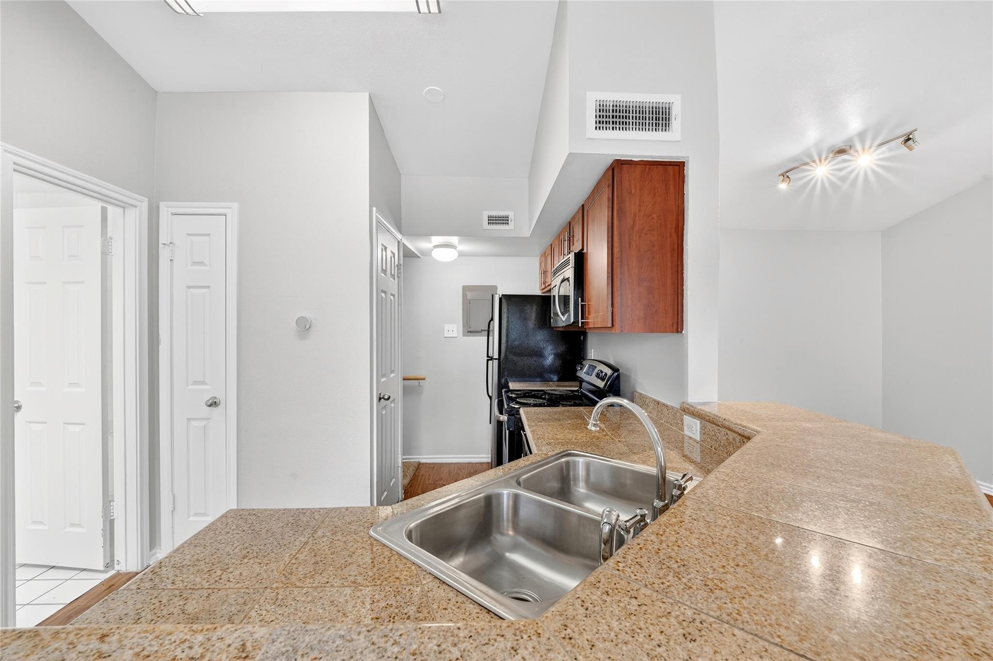 6804 N Capital Of Texas Hwy #621 Property Photo 11