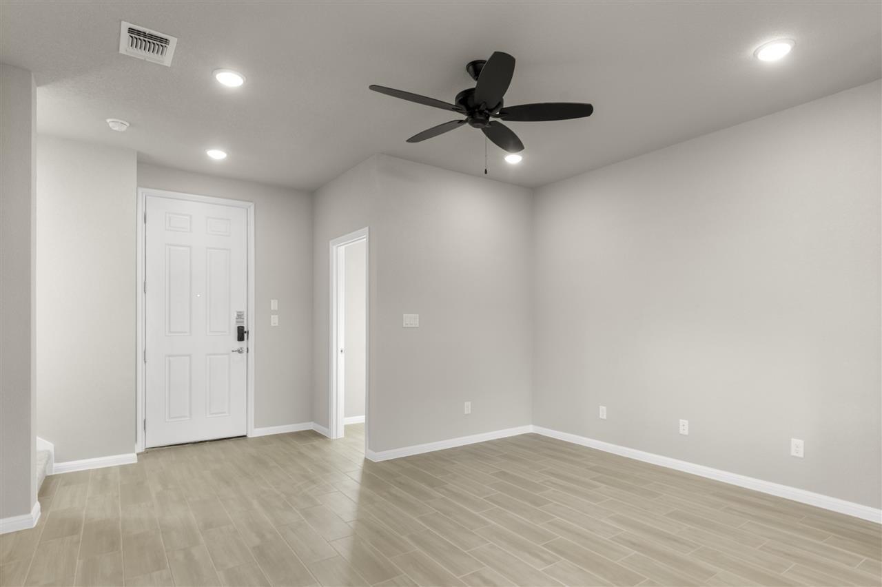 9510 Grapevine Leaf Dr Property Photo 8