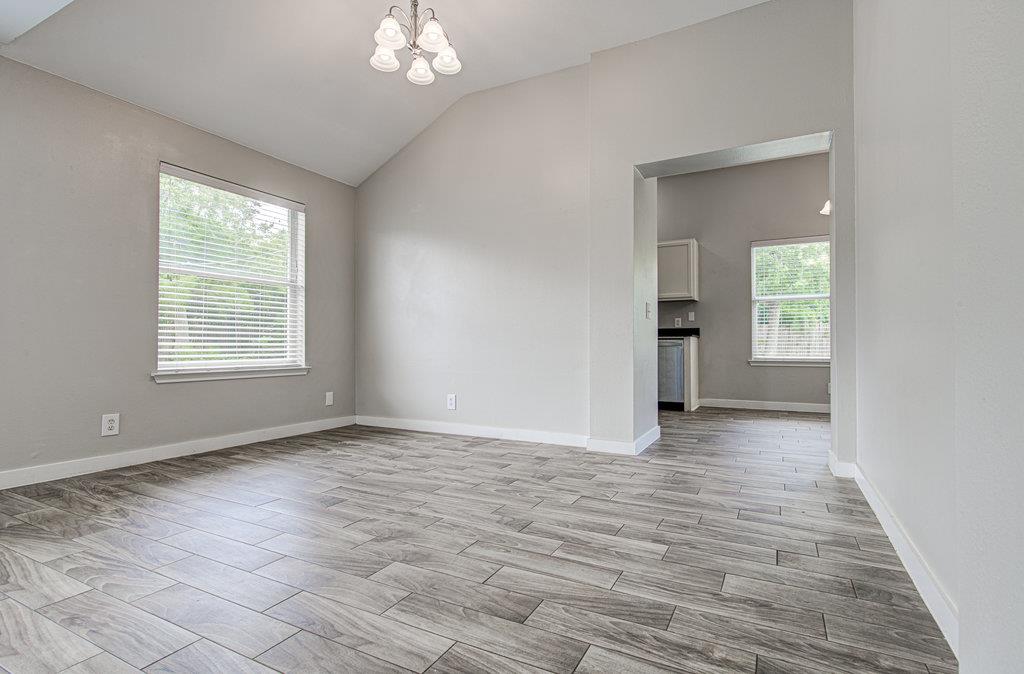 1302 Crete Ln Property Photo 6