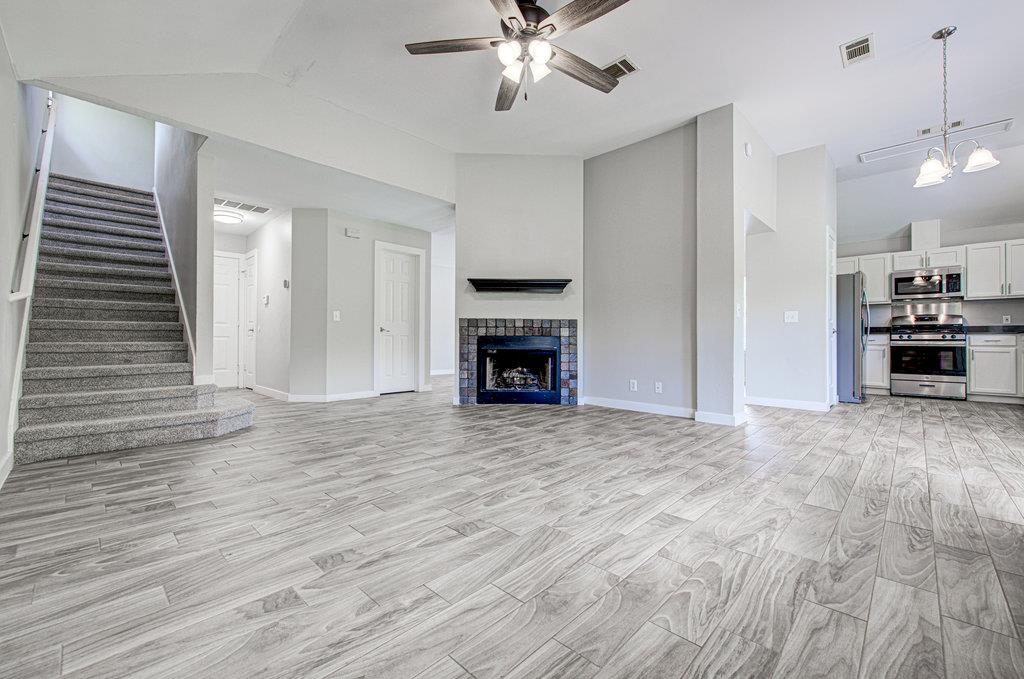 1302 Crete Ln Property Photo 8