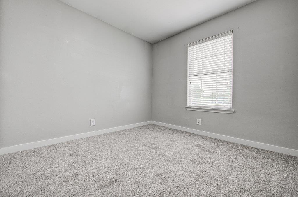 1302 Crete Ln Property Photo 14