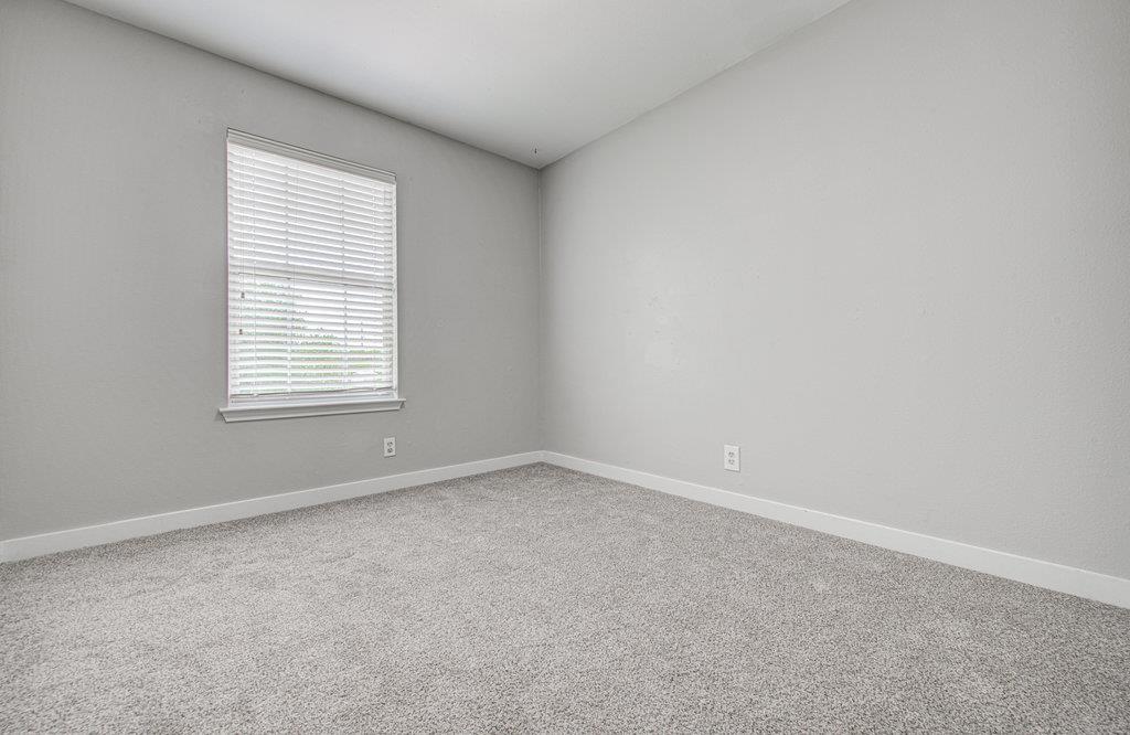 1302 Crete Ln Property Photo 15