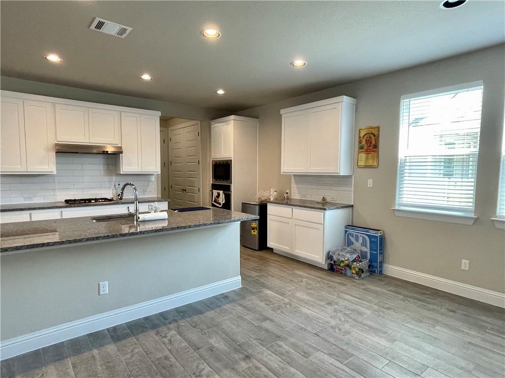 148 Riverhill Dr Property Photo 3