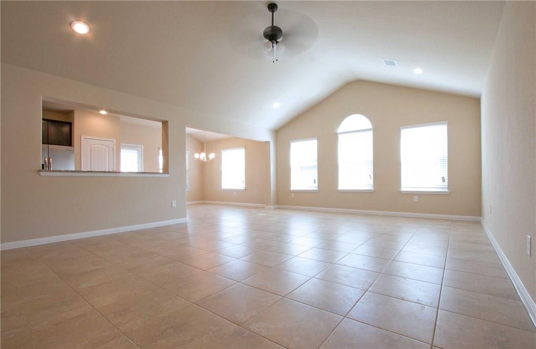 624 Carly Ann Ln Property Photo 3